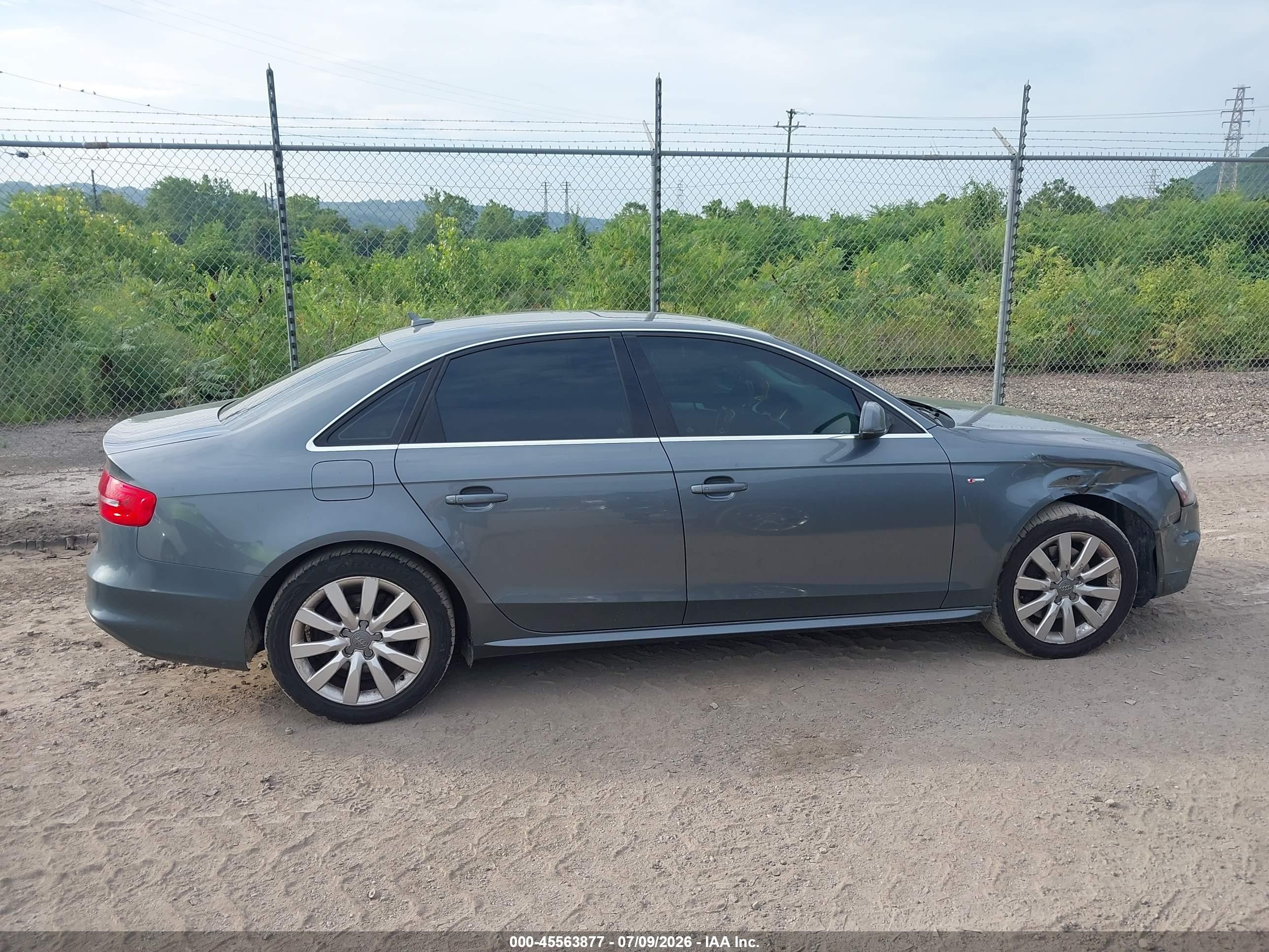 2015 Audi A4 2.0t Premium Серый vin: WAUBFAFL4FN039231