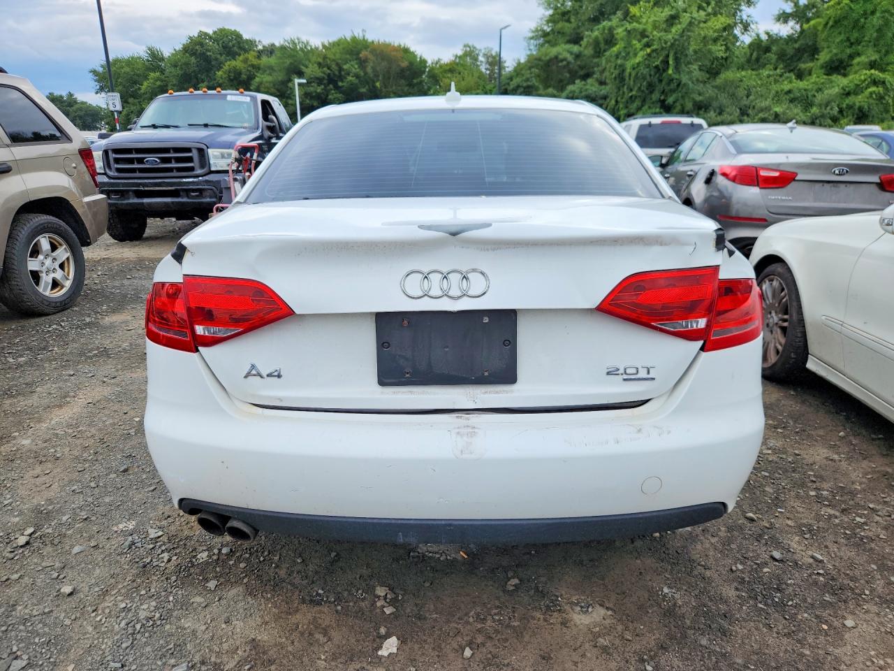 2010 Audi A4 Premium White vin: WAUBFAFL5AN035682