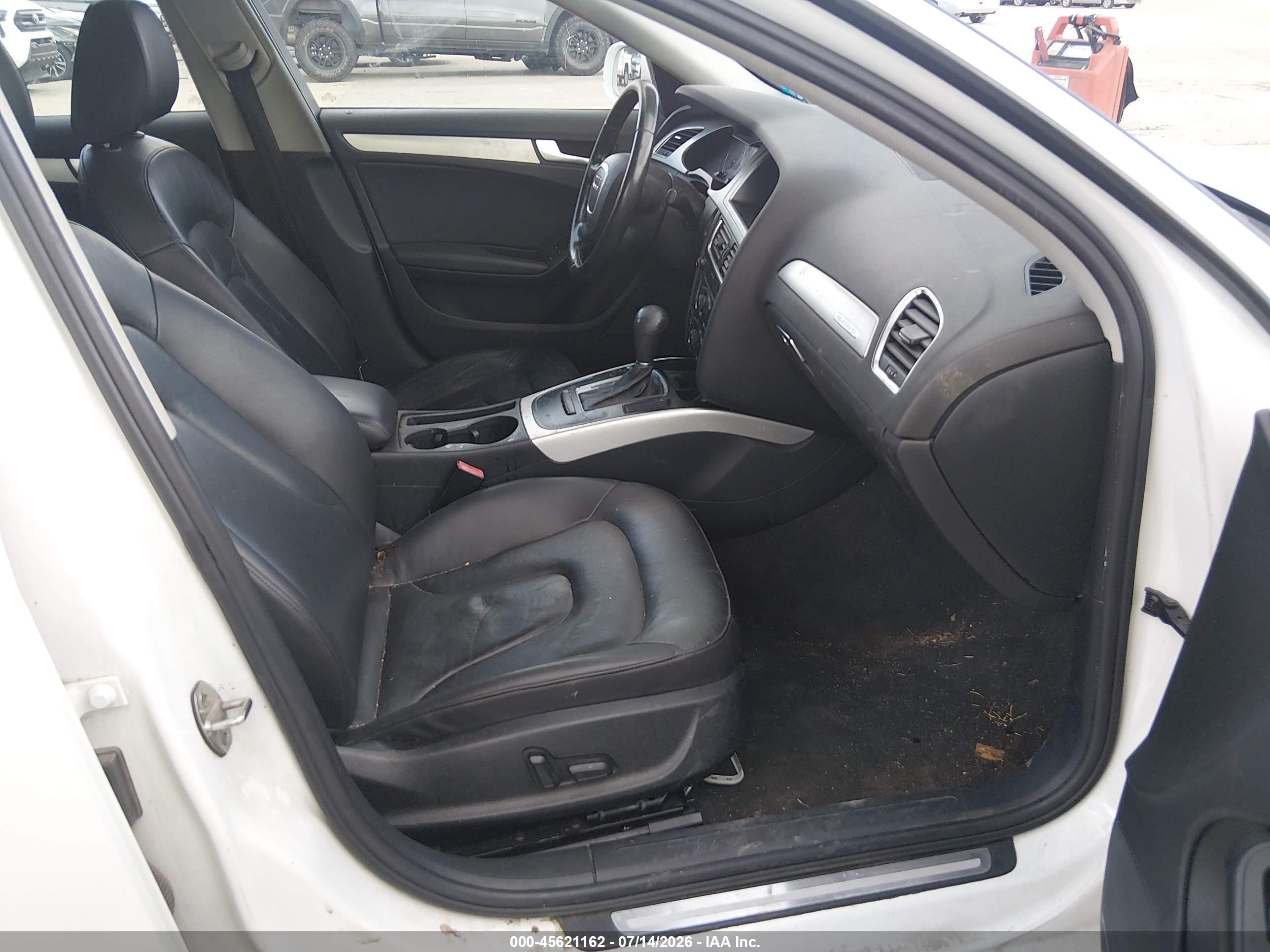 2012 Audi A4 2.0t Premium White vin: WAUBFAFL5CN005861