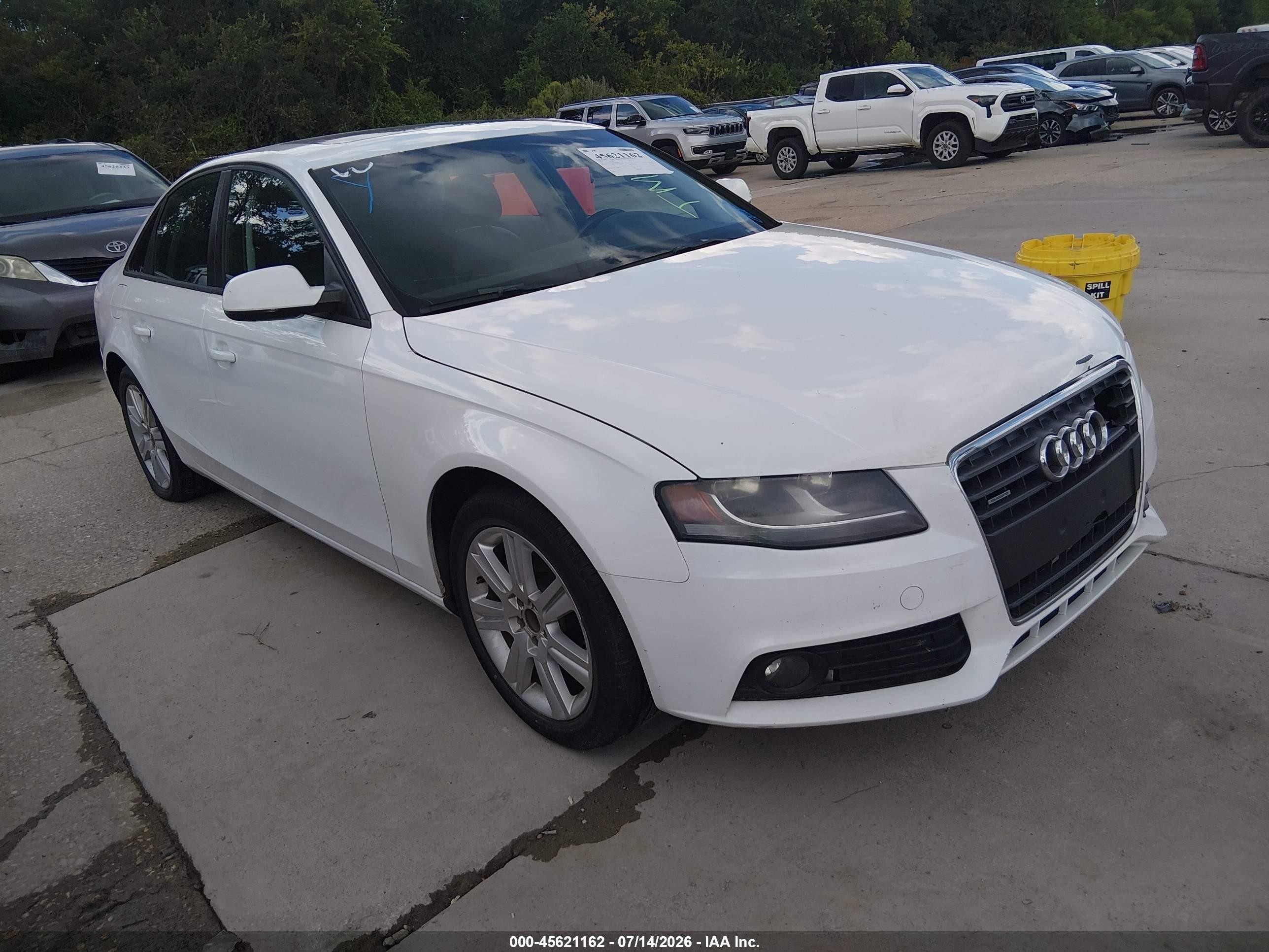 2012 Audi A4 2.0t Premium White vin: WAUBFAFL5CN005861