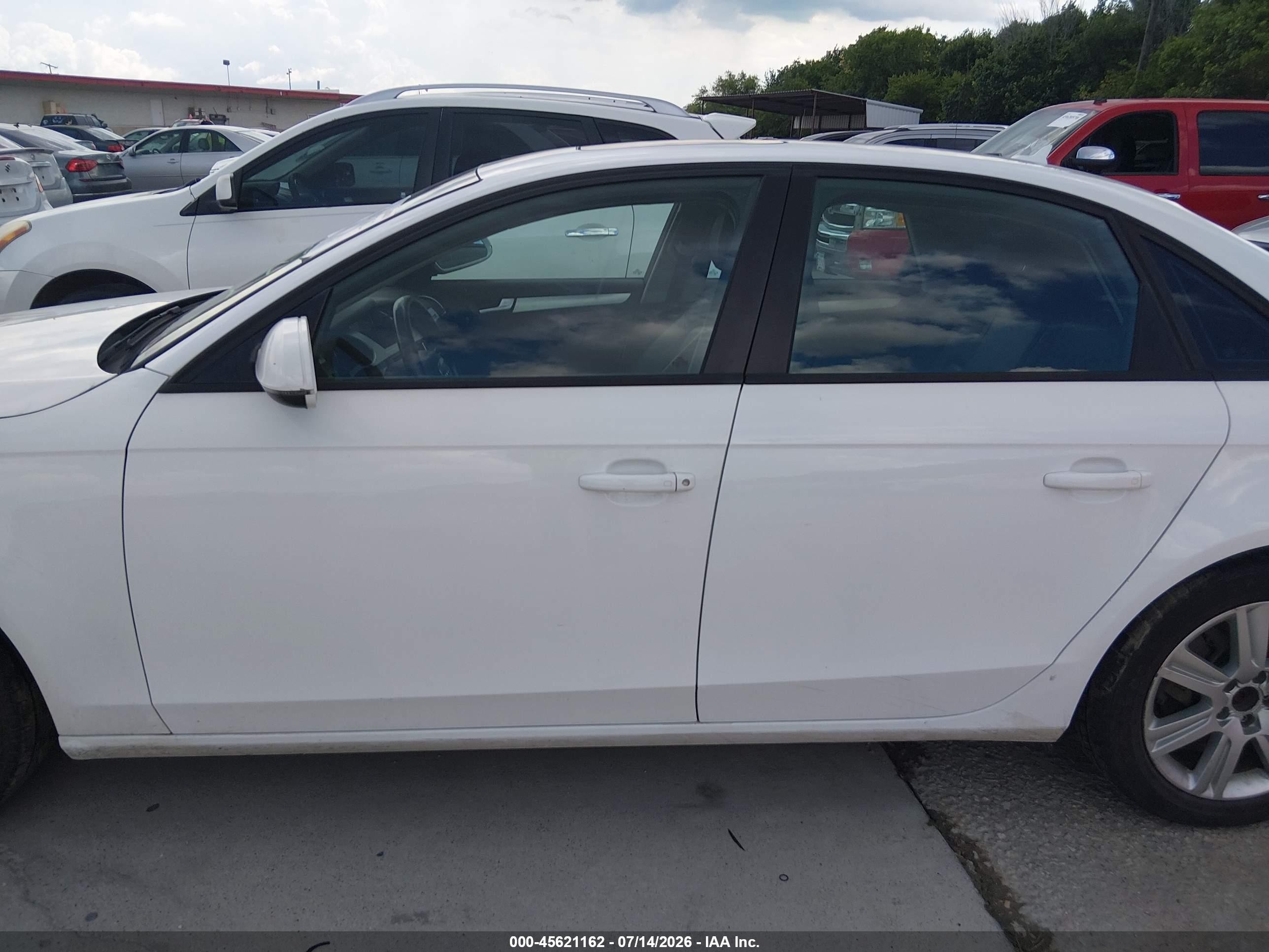 2012 Audi A4 2.0t Premium White vin: WAUBFAFL5CN005861