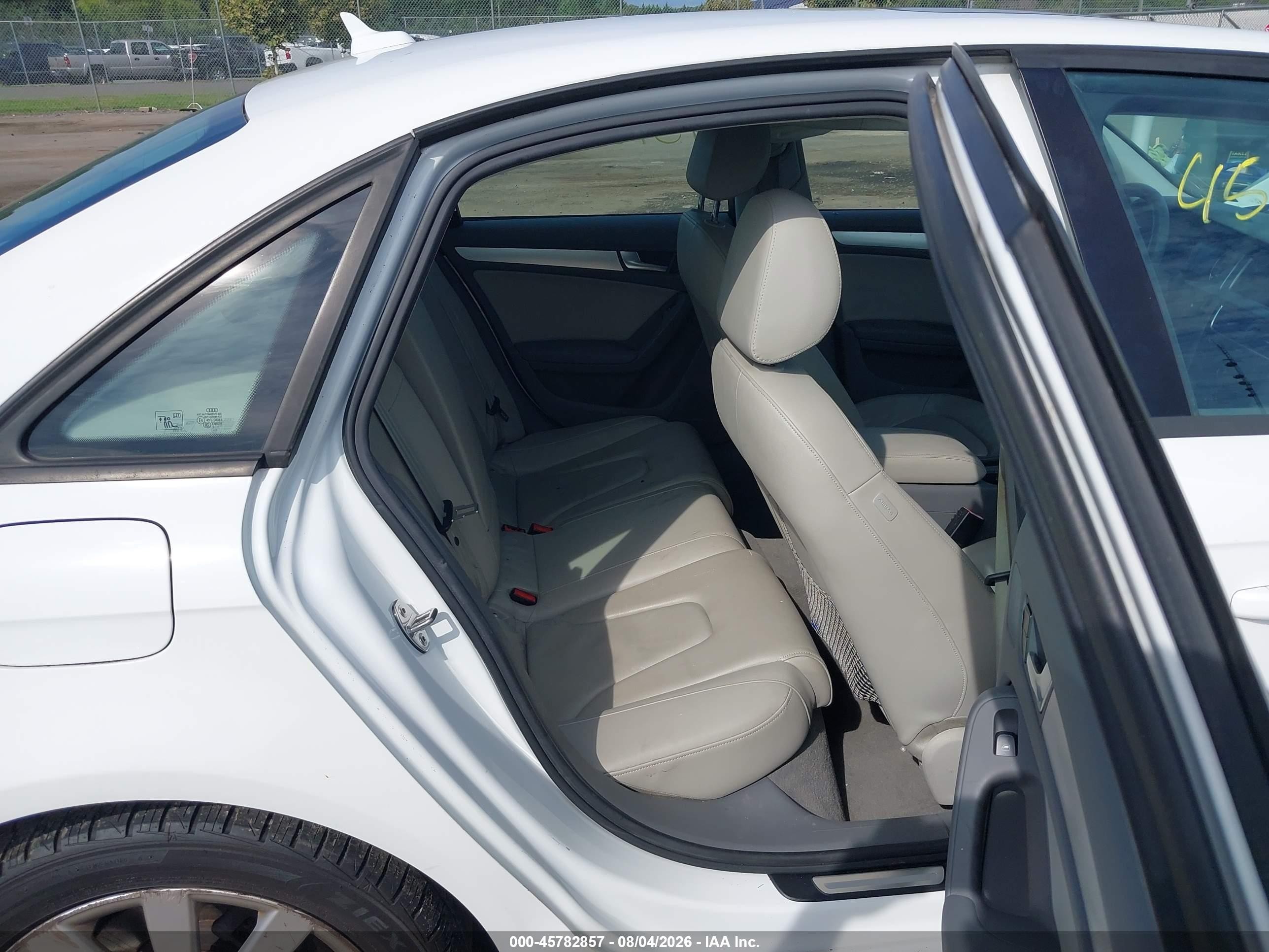 2012 Audi A4 2.0t Premium White vin: WAUBFAFL5CN006122