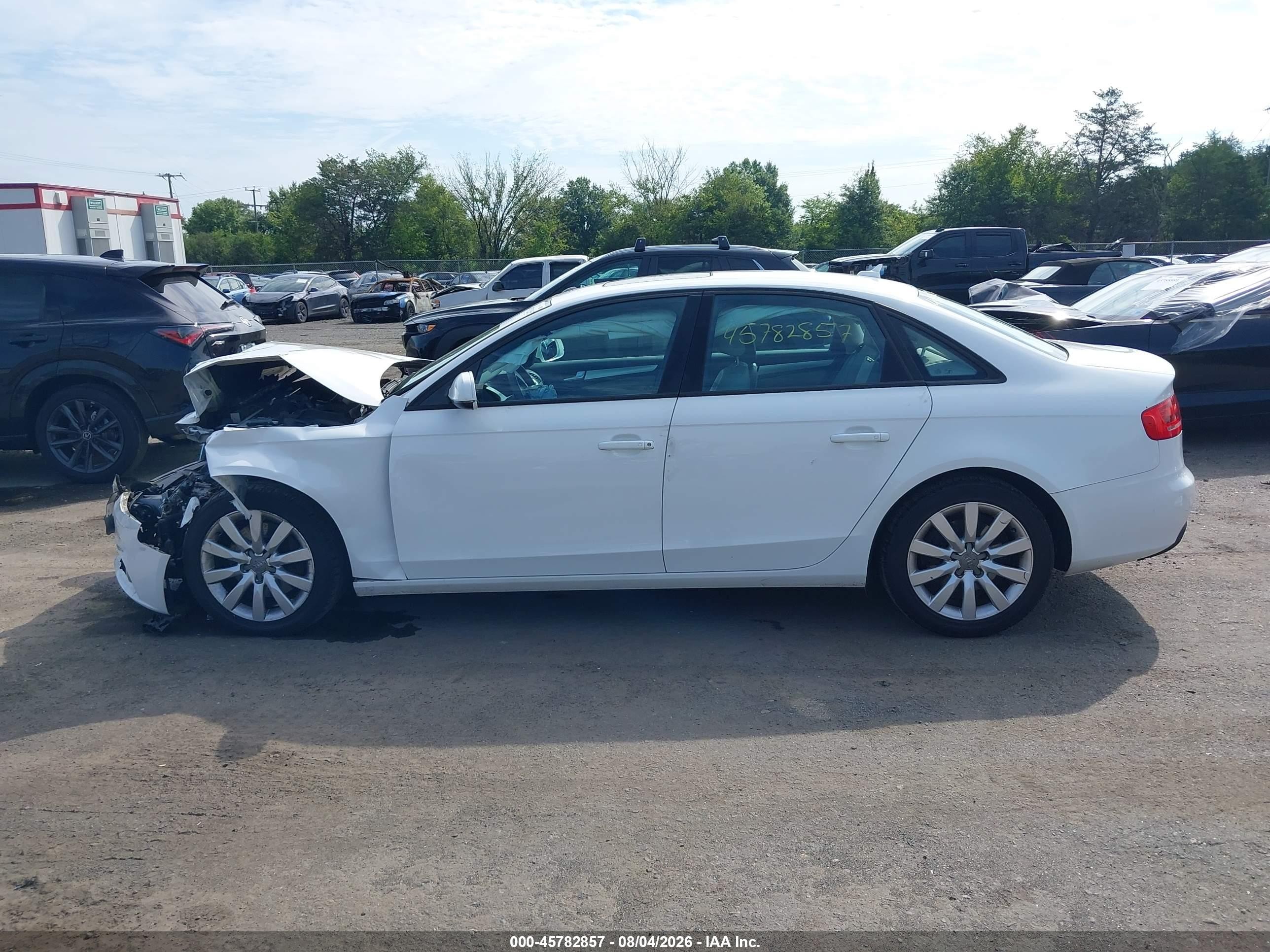 2012 Audi A4 2.0t Premium White vin: WAUBFAFL5CN006122