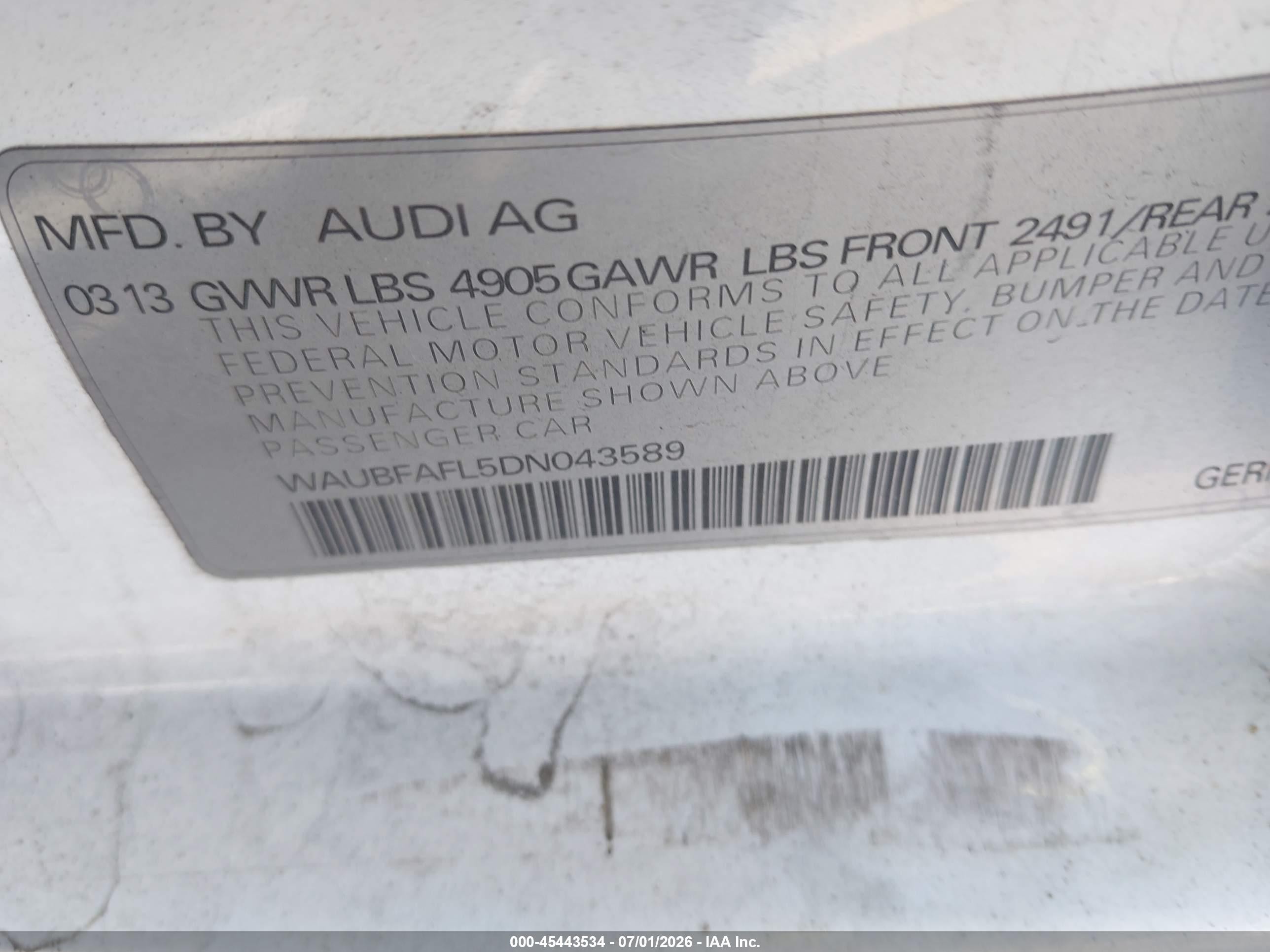 2013 Audi A4 2.0t Premium Белый vin: WAUBFAFL5DN043589
