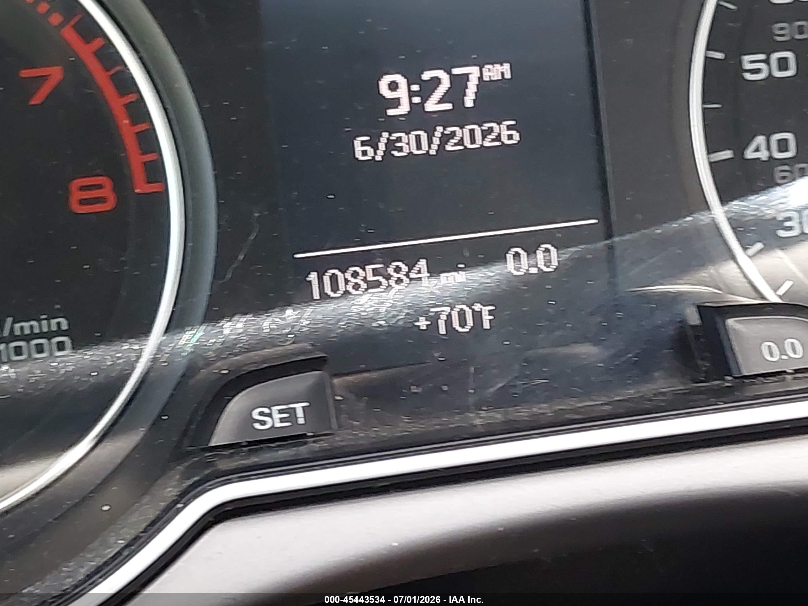 2013 Audi A4 2.0t Premium Белый vin: WAUBFAFL5DN043589