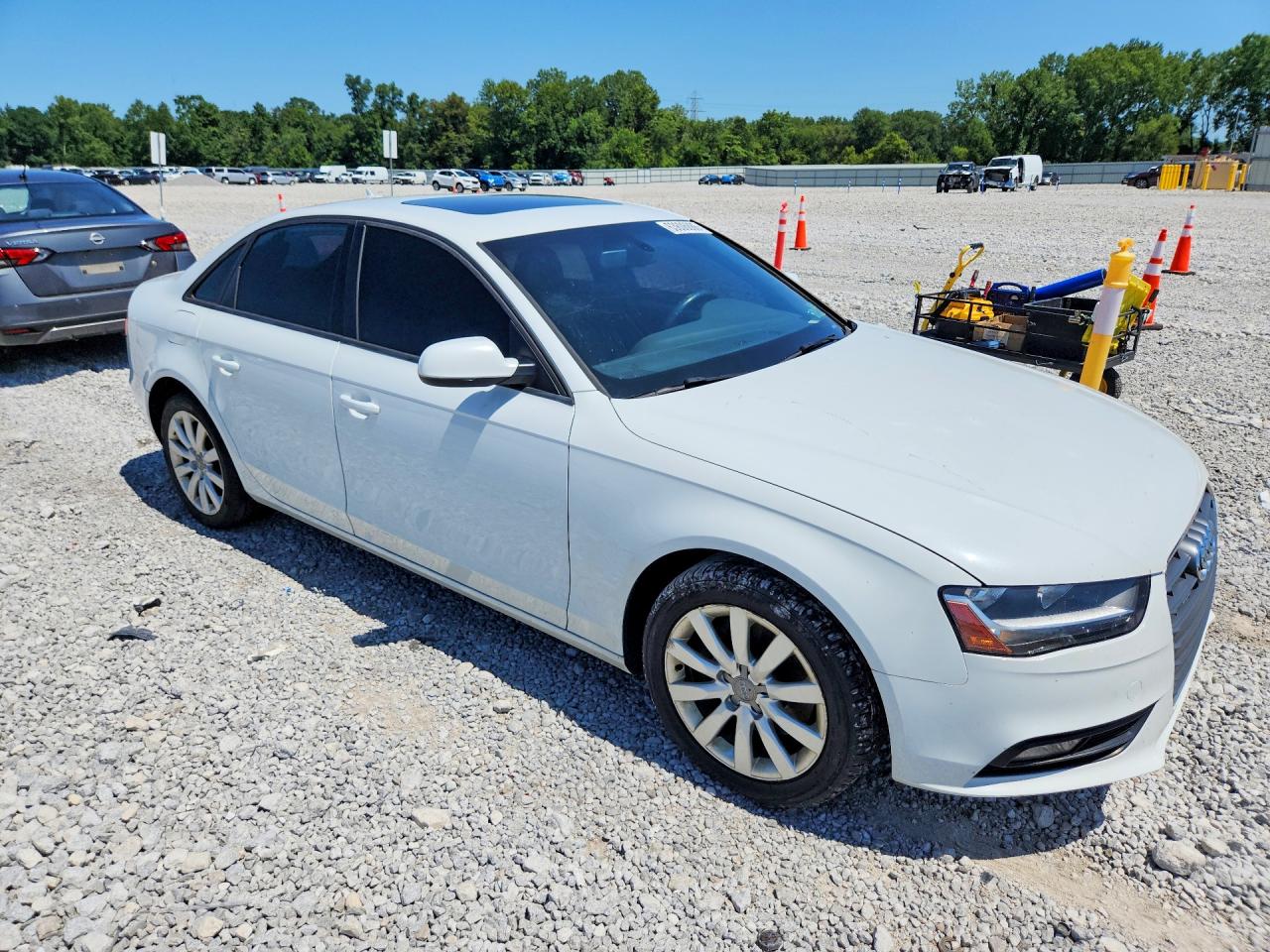 2014 Audi A4 Premium White vin: WAUBFAFL5EA031225