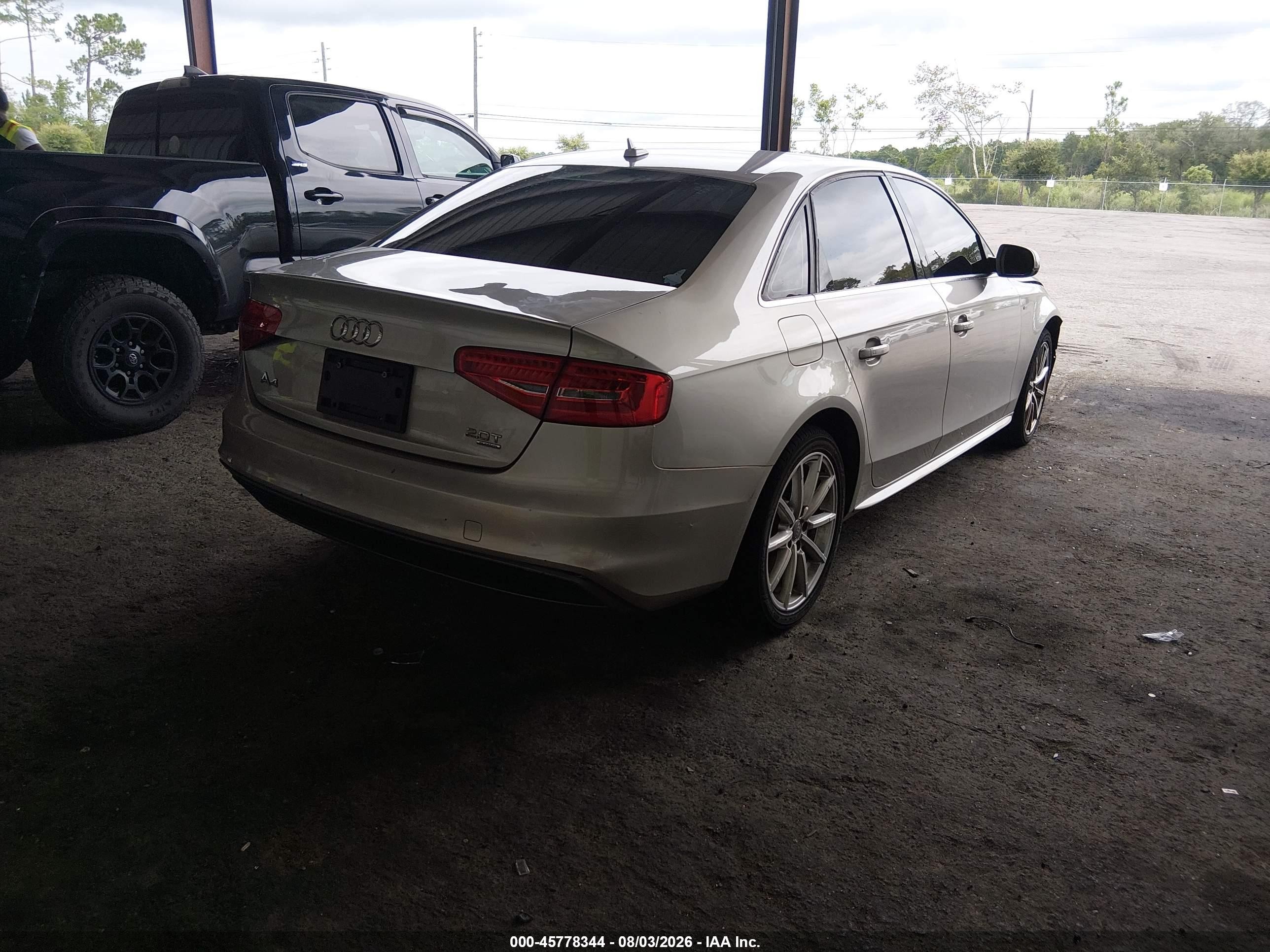 2015 Audi A4 2.0t Premium Beige vin: WAUBFAFL5FN009767
