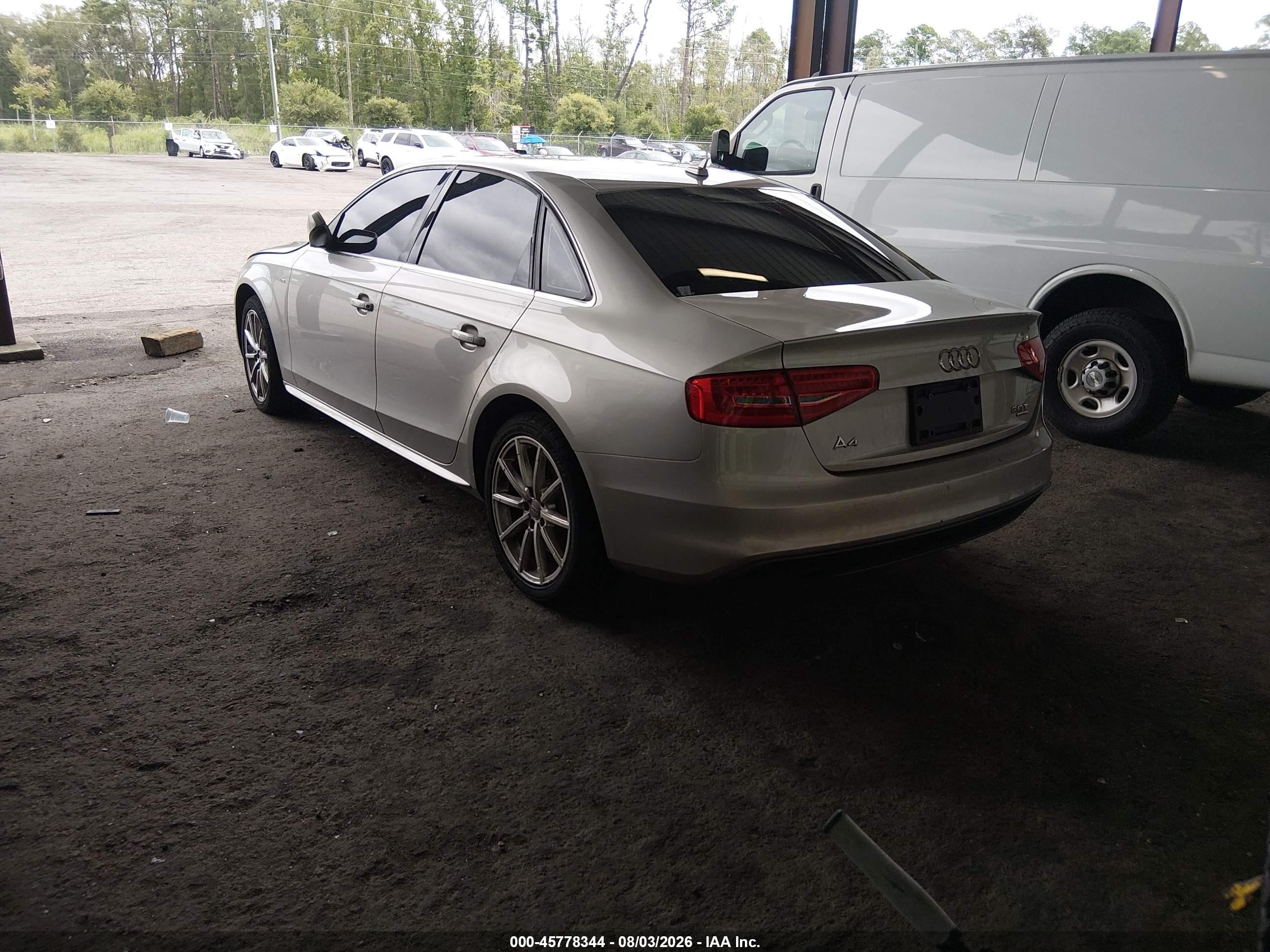 2015 Audi A4 2.0t Premium Beige vin: WAUBFAFL5FN009767
