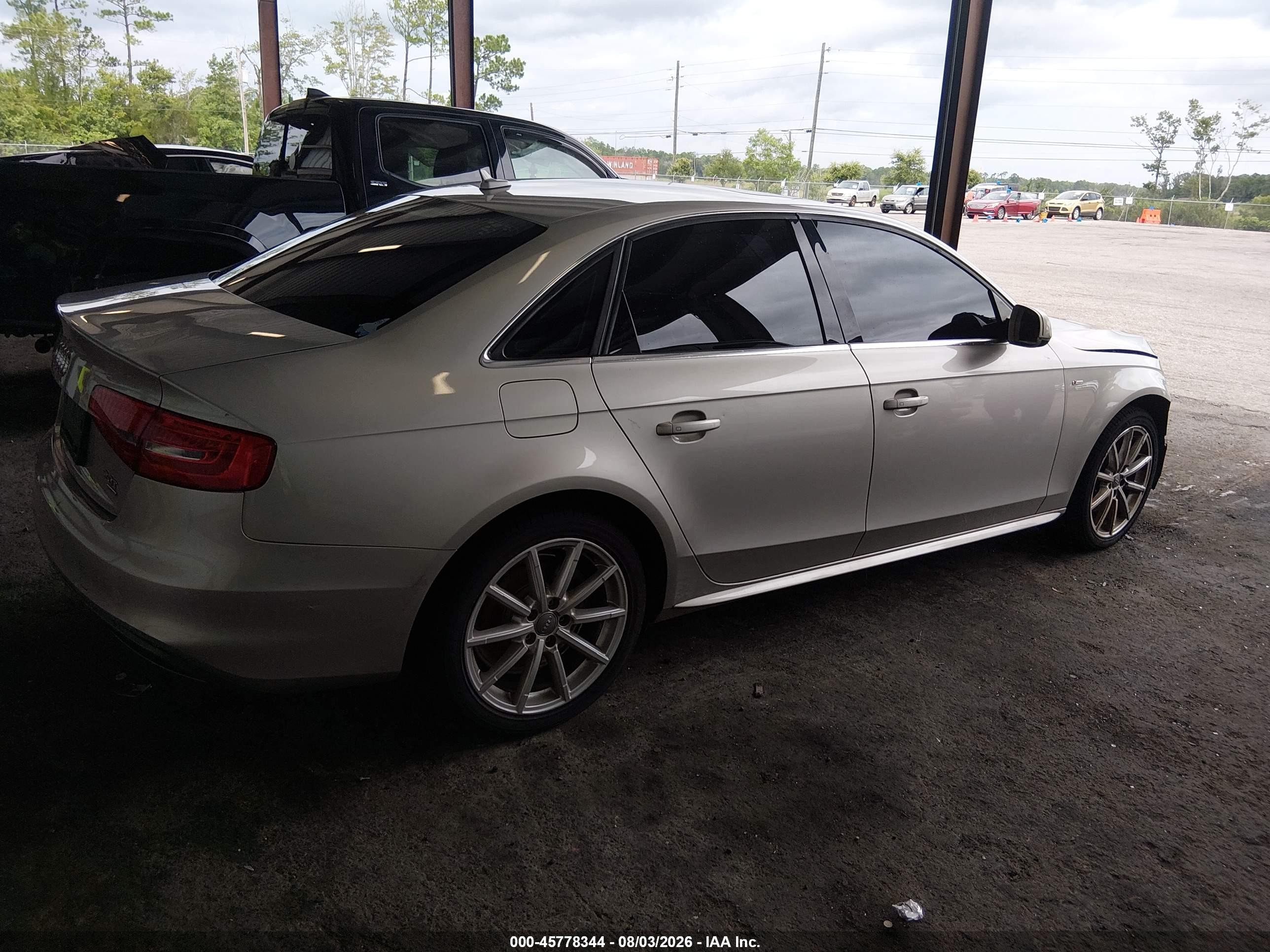 2015 Audi A4 2.0t Premium Beige vin: WAUBFAFL5FN009767