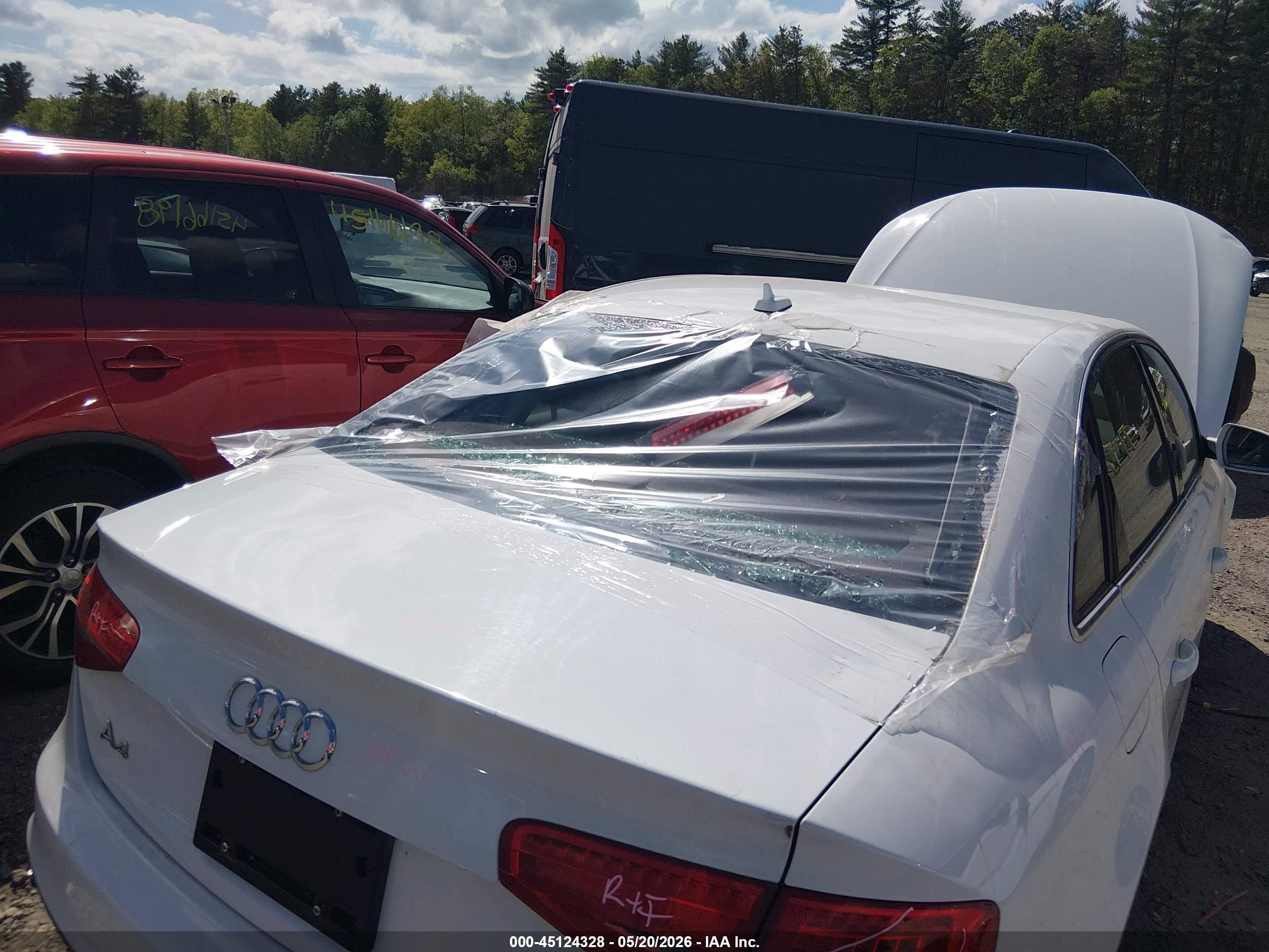 2015 Audi A4 2.0t Premium White vin: WAUBFAFL5FN018498