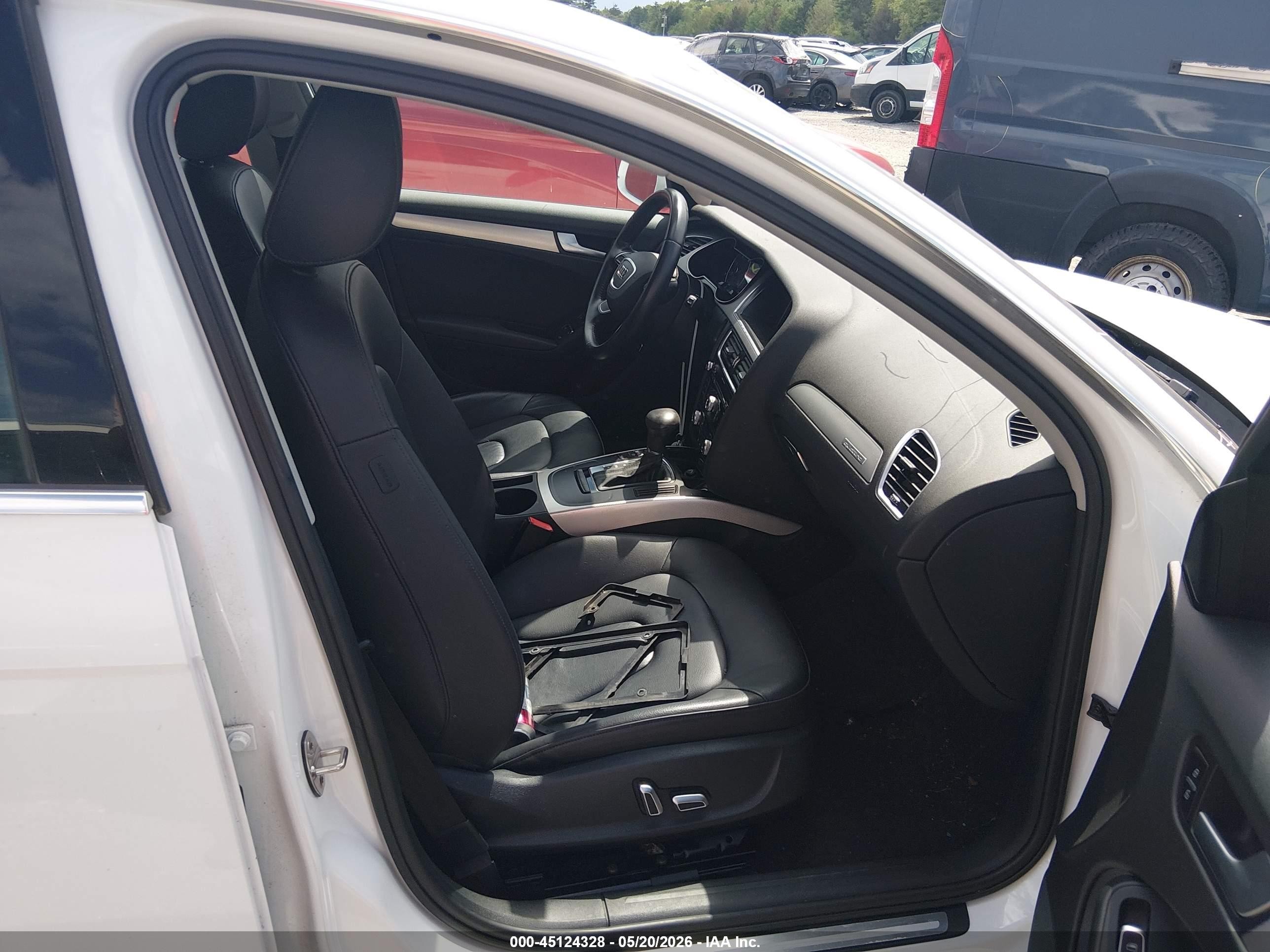 2015 Audi A4 2.0t Premium White vin: WAUBFAFL5FN018498