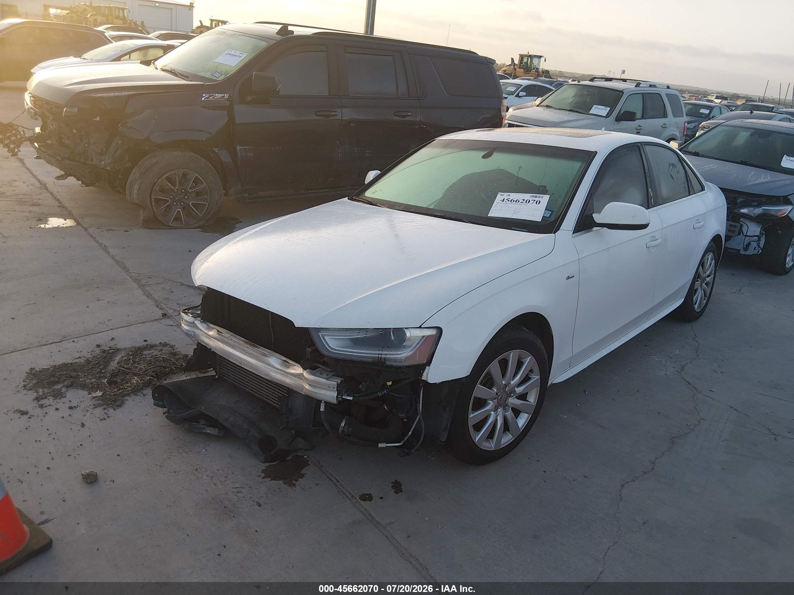 2015 Audi A4 2.0t Premium White vin: WAUBFAFL5FN019943
