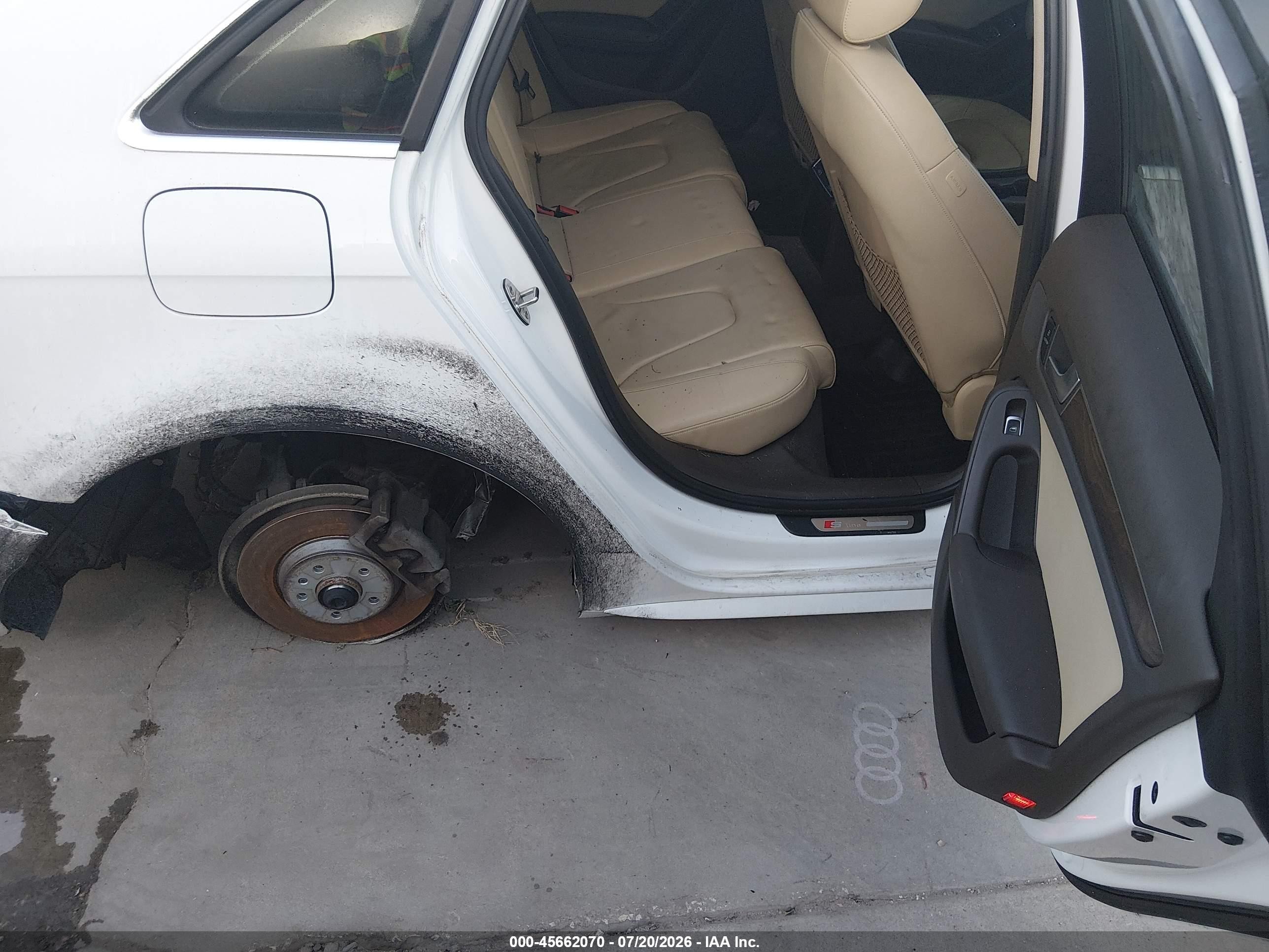 2015 Audi A4 2.0t Premium White vin: WAUBFAFL5FN019943