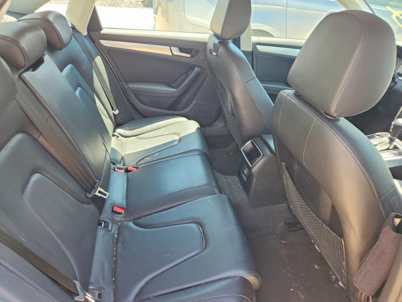 2010 Audi A4 Premium Silver vin: WAUBFAFL6AN042544