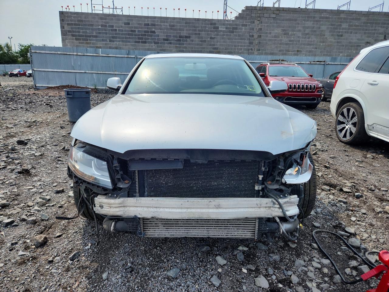 2011 Audi A4 Premium Silver vin: WAUBFAFL6BN005205