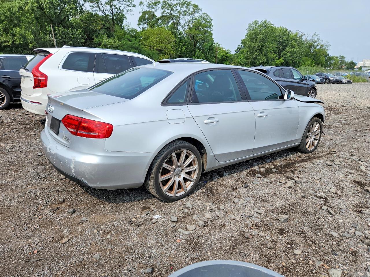 2011 Audi A4 Premium Silver vin: WAUBFAFL6BN005205