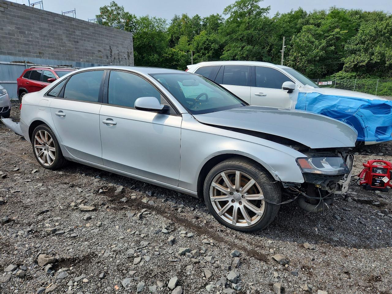 2011 Audi A4 Premium Silver vin: WAUBFAFL6BN005205