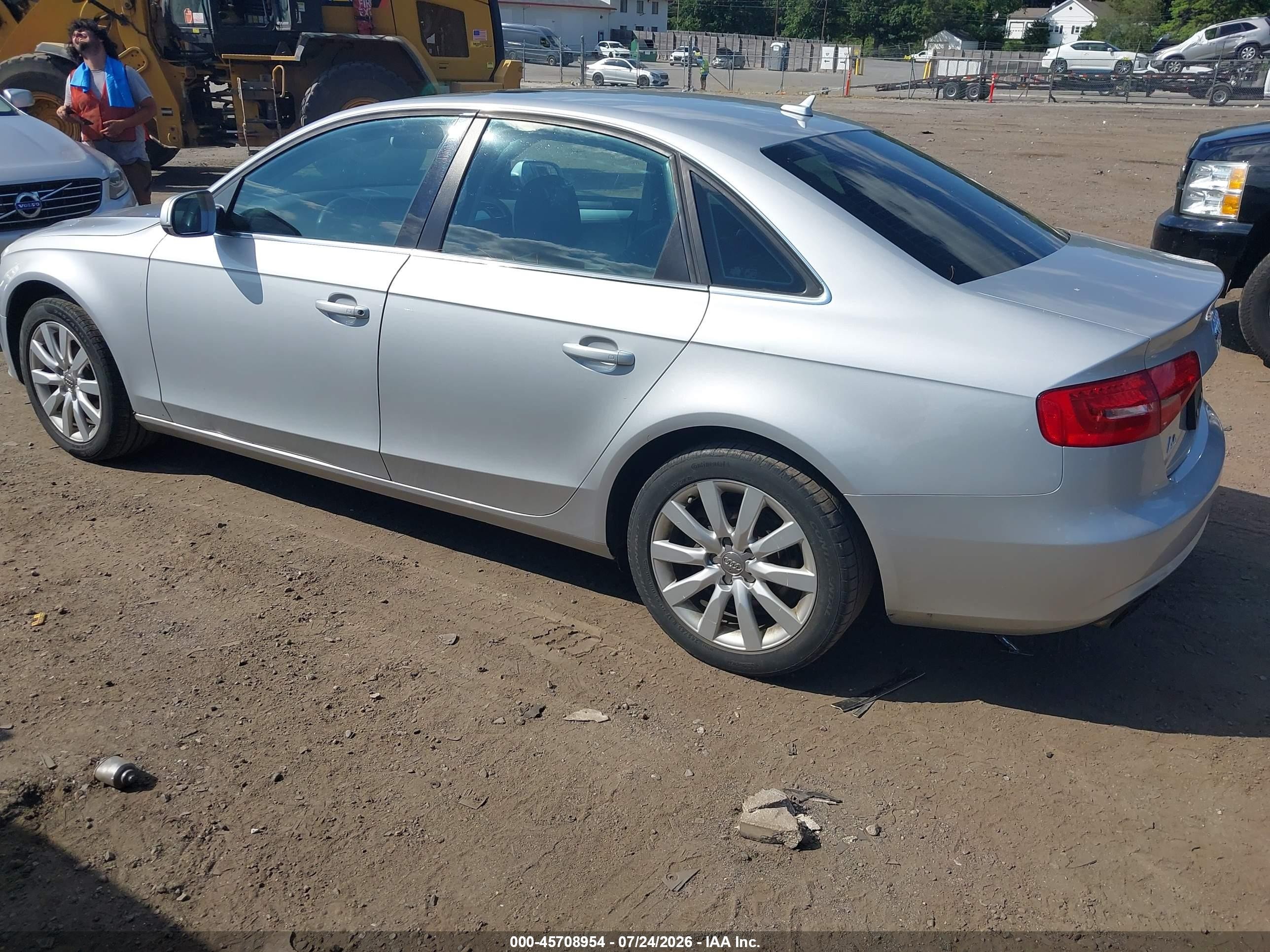 2013 Audi A4 2.0t Premium Silver vin: WAUBFAFL6DN006325
