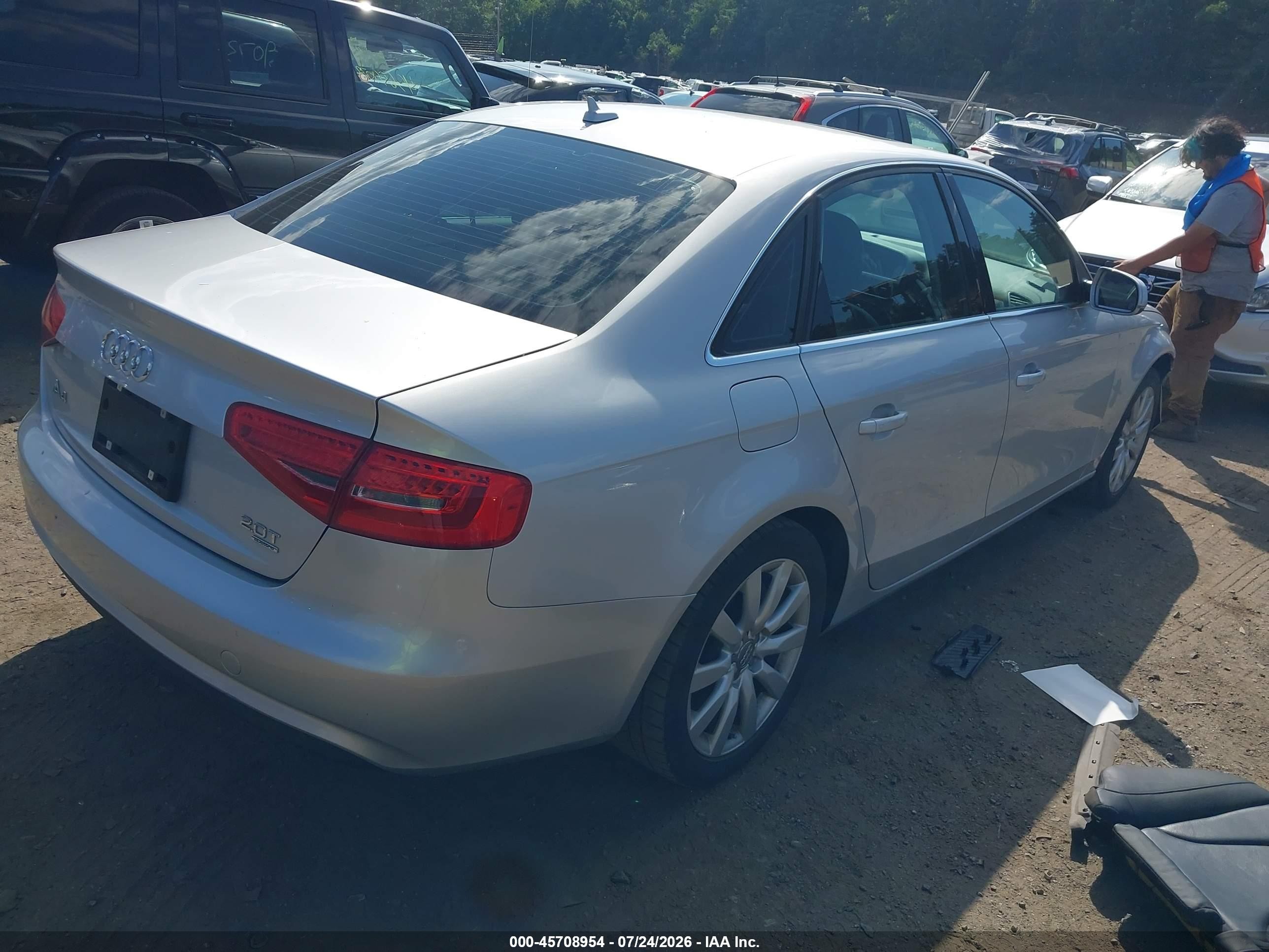 2013 Audi A4 2.0t Premium Silver vin: WAUBFAFL6DN006325