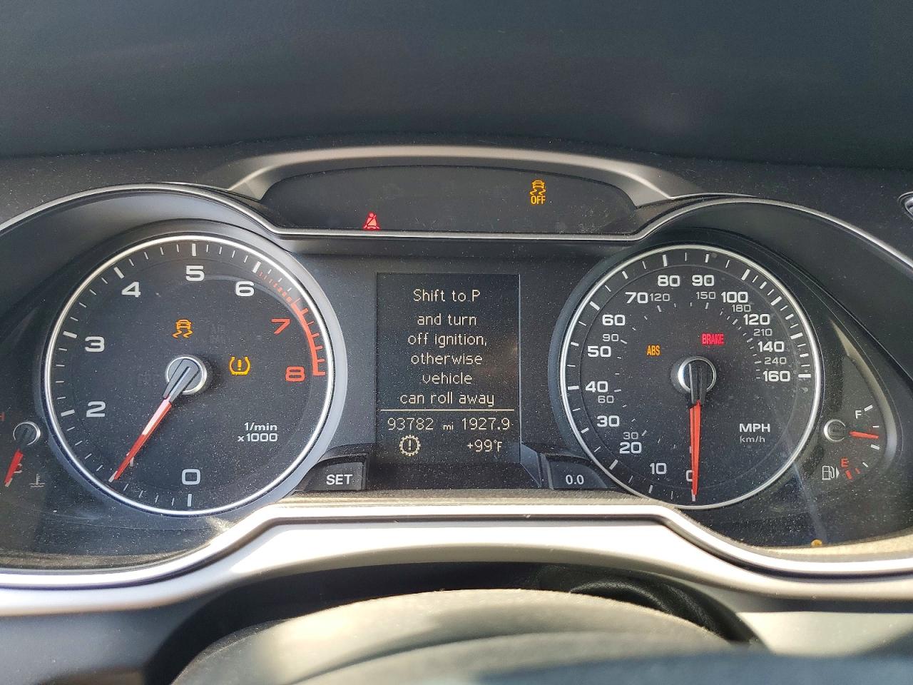 2013 Audi A4 Premium Черный vin: WAUBFAFL6DN036246