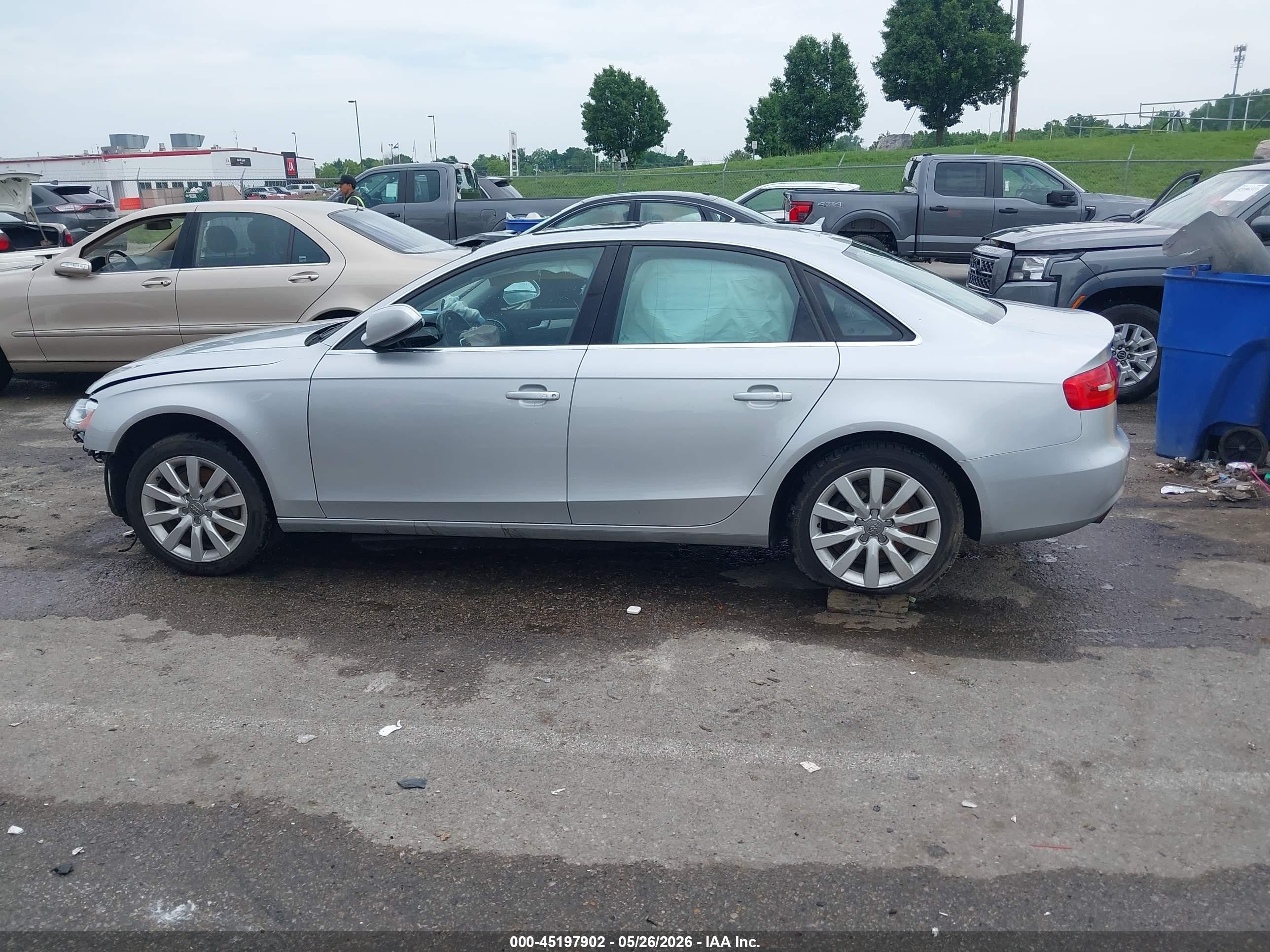 2013 Audi A4 2.0t Premium Silver vin: WAUBFAFL6DN044038