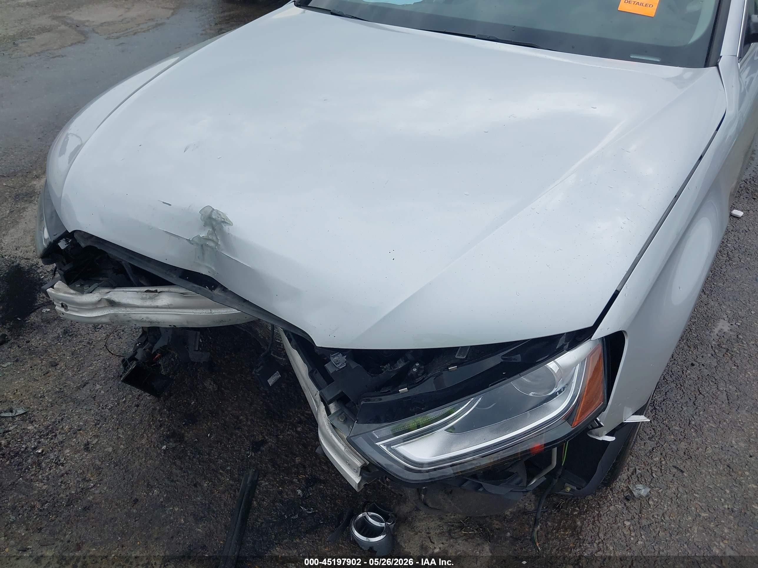 2013 Audi A4 2.0t Premium Silver vin: WAUBFAFL6DN044038