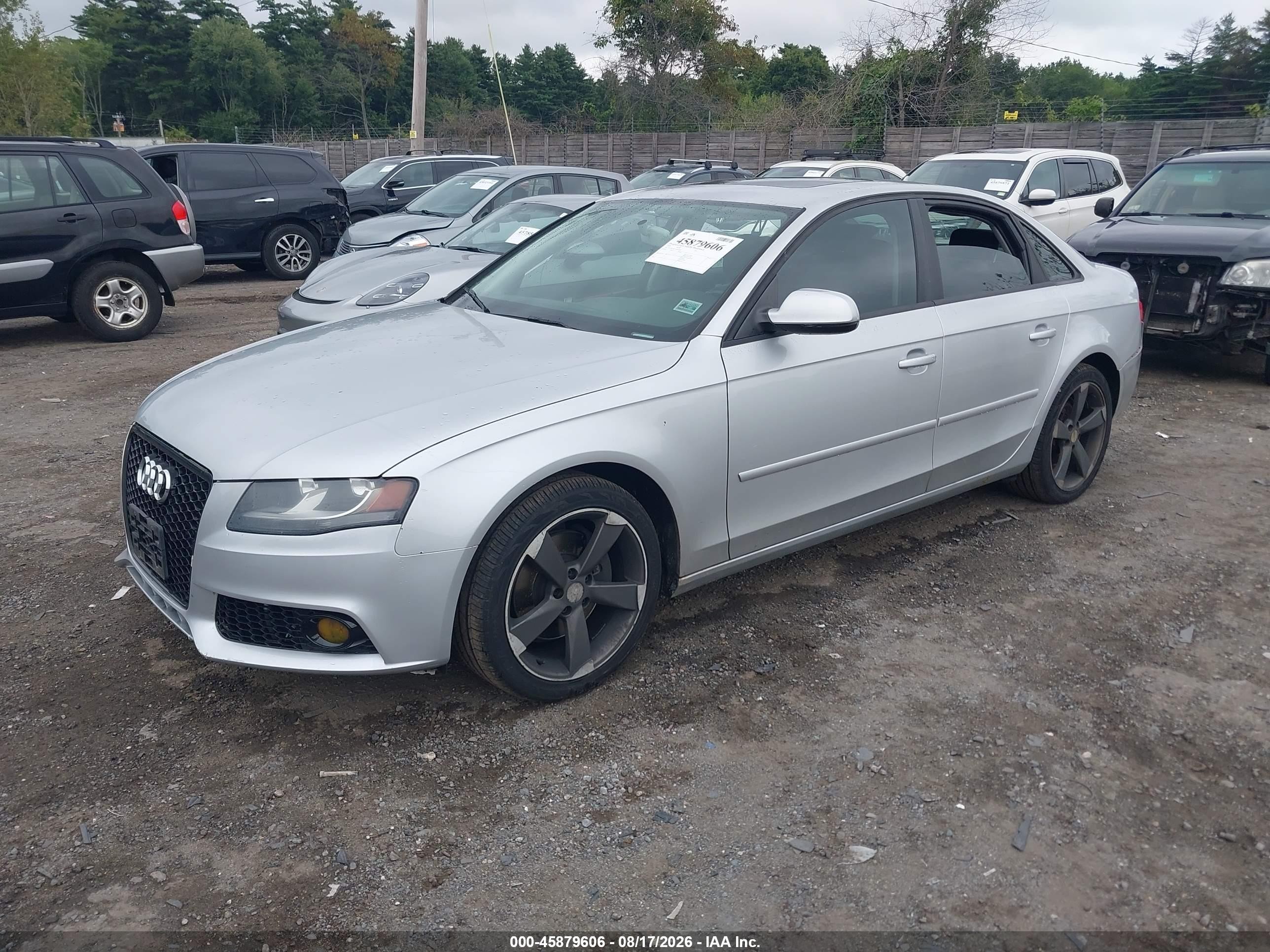 2010 Audi A4 2.0t Premium Серебряный vin: WAUBFAFL7AN011805
