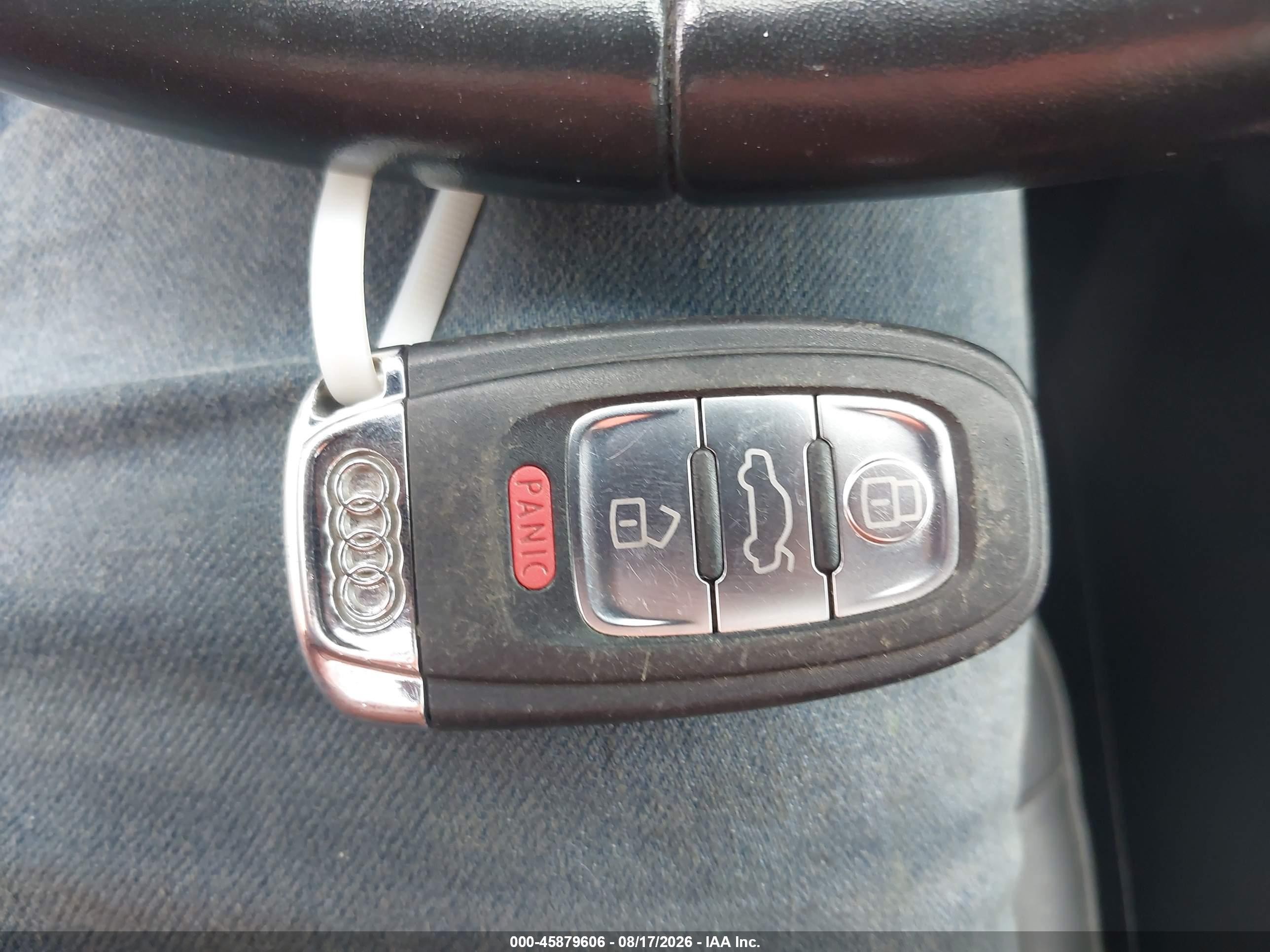 2010 Audi A4 2.0t Premium Серебряный vin: WAUBFAFL7AN011805