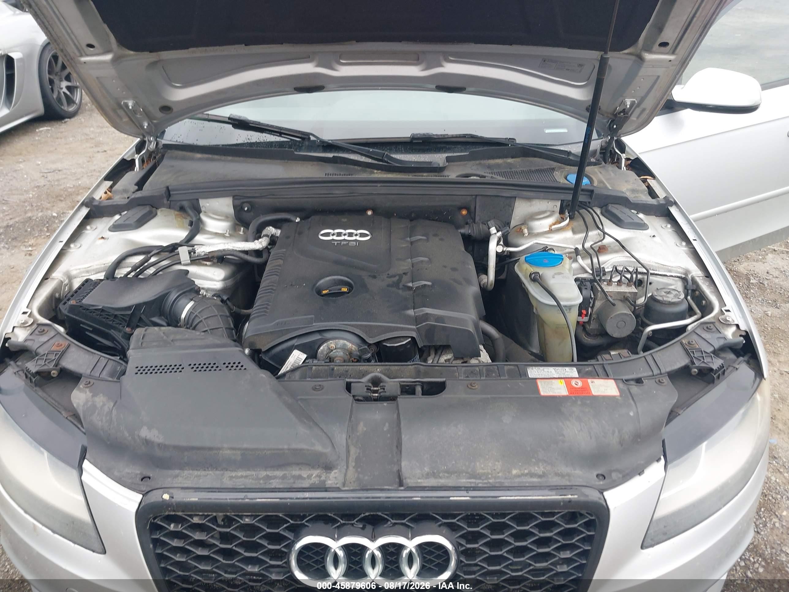 2010 Audi A4 2.0t Premium Серебряный vin: WAUBFAFL7AN011805