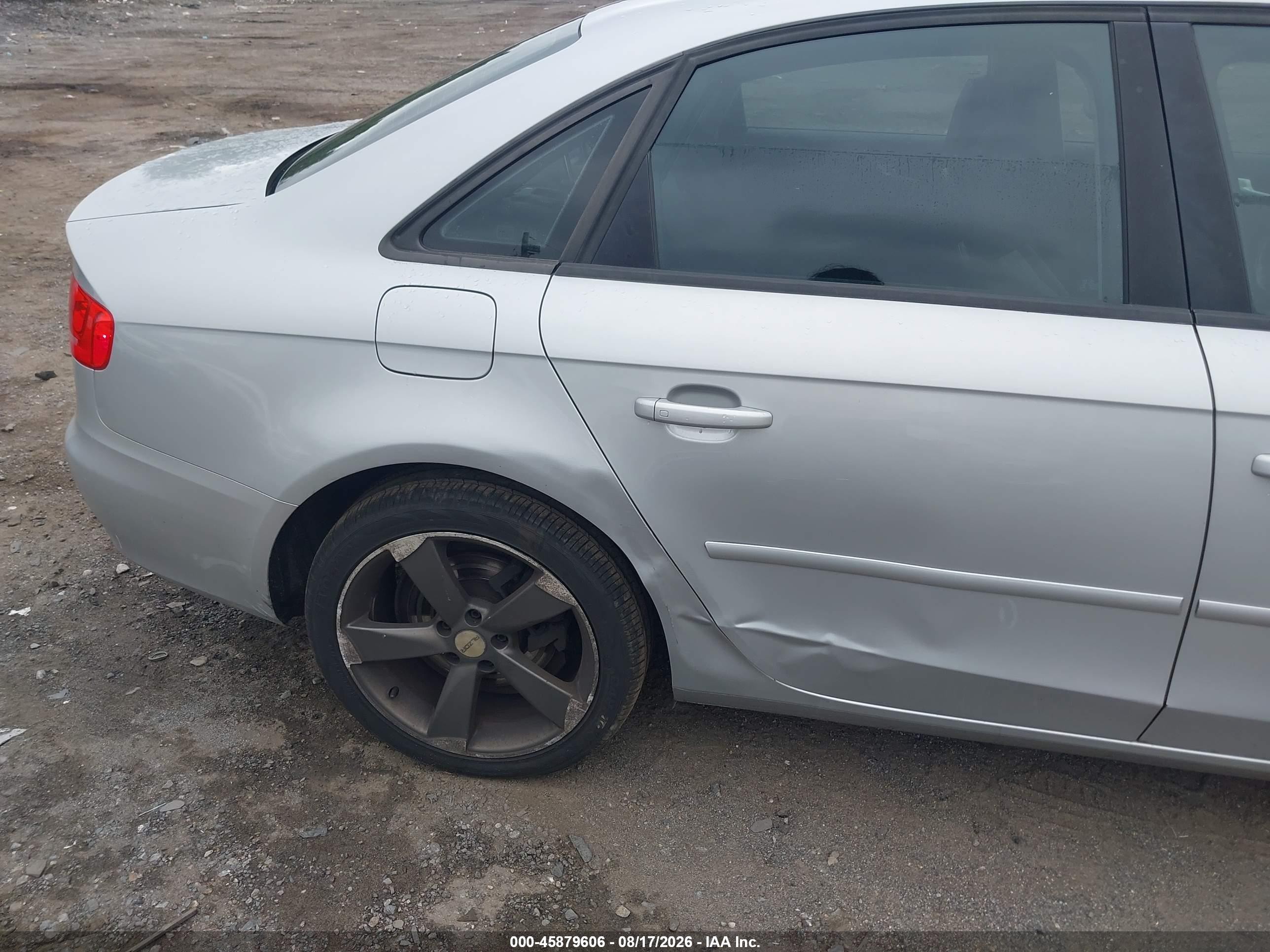 2010 Audi A4 2.0t Premium Серебряный vin: WAUBFAFL7AN011805