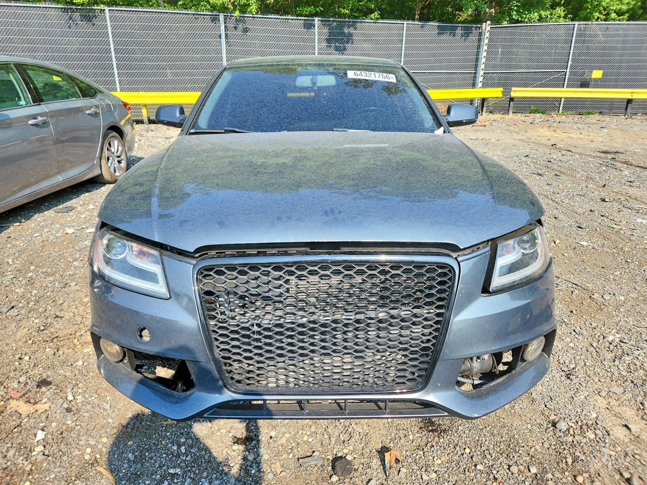 2011 Audi A4 Premium Серый vin: WAUBFAFL7BN010915