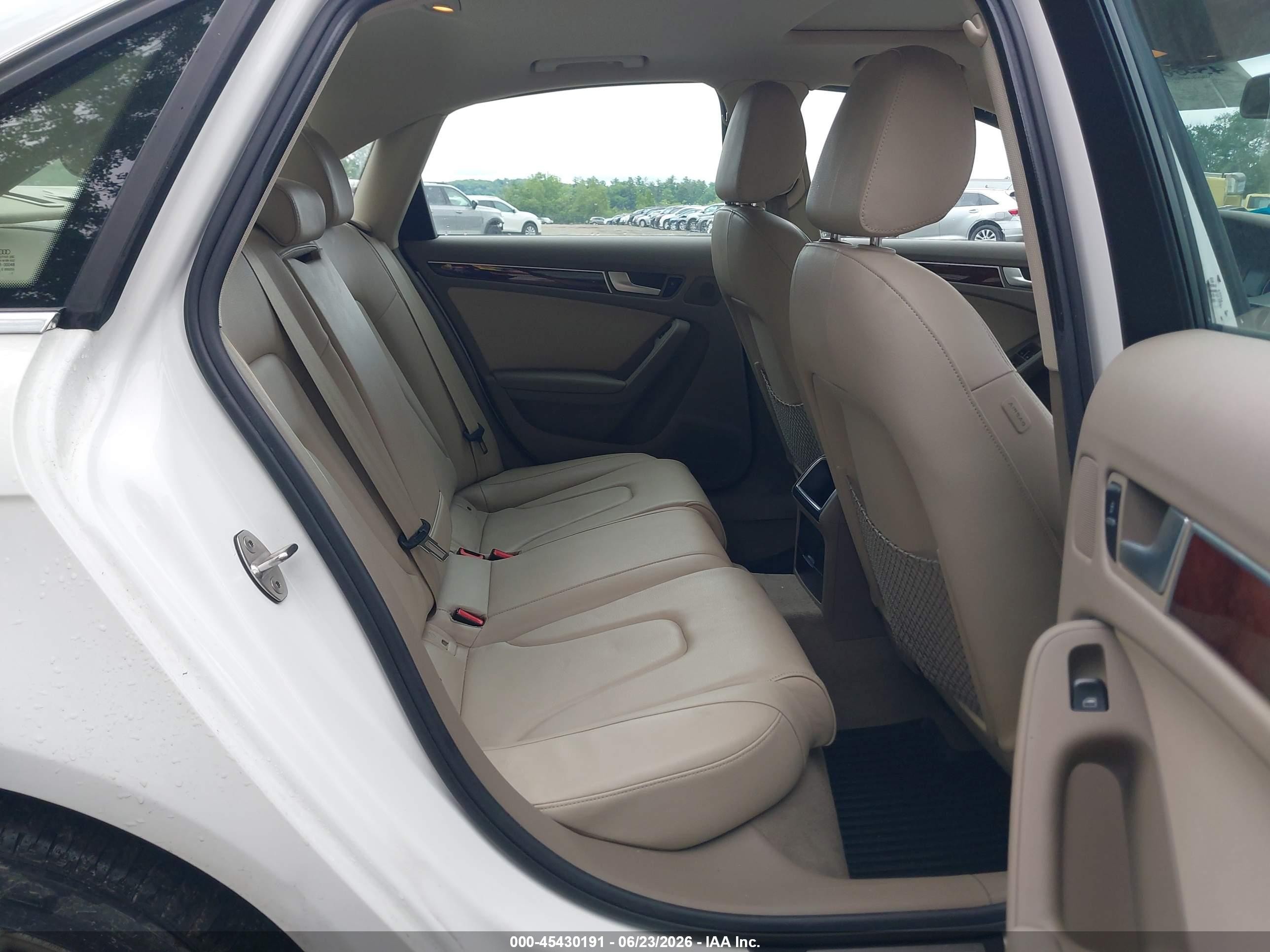 2012 Audi A4 2.0t Premium Белый vin: WAUBFAFL7CN006932