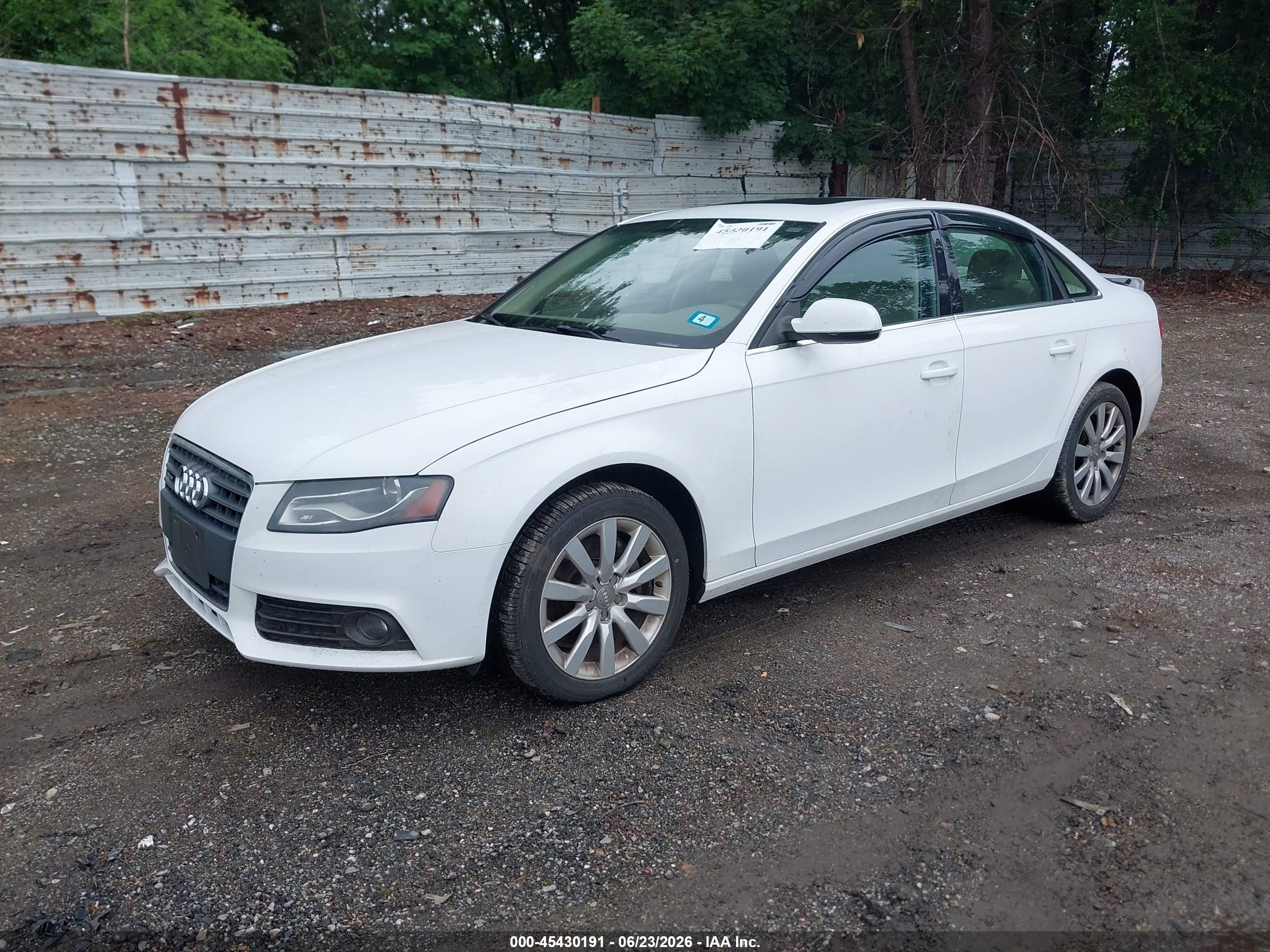 2012 Audi A4 2.0t Premium Белый vin: WAUBFAFL7CN006932