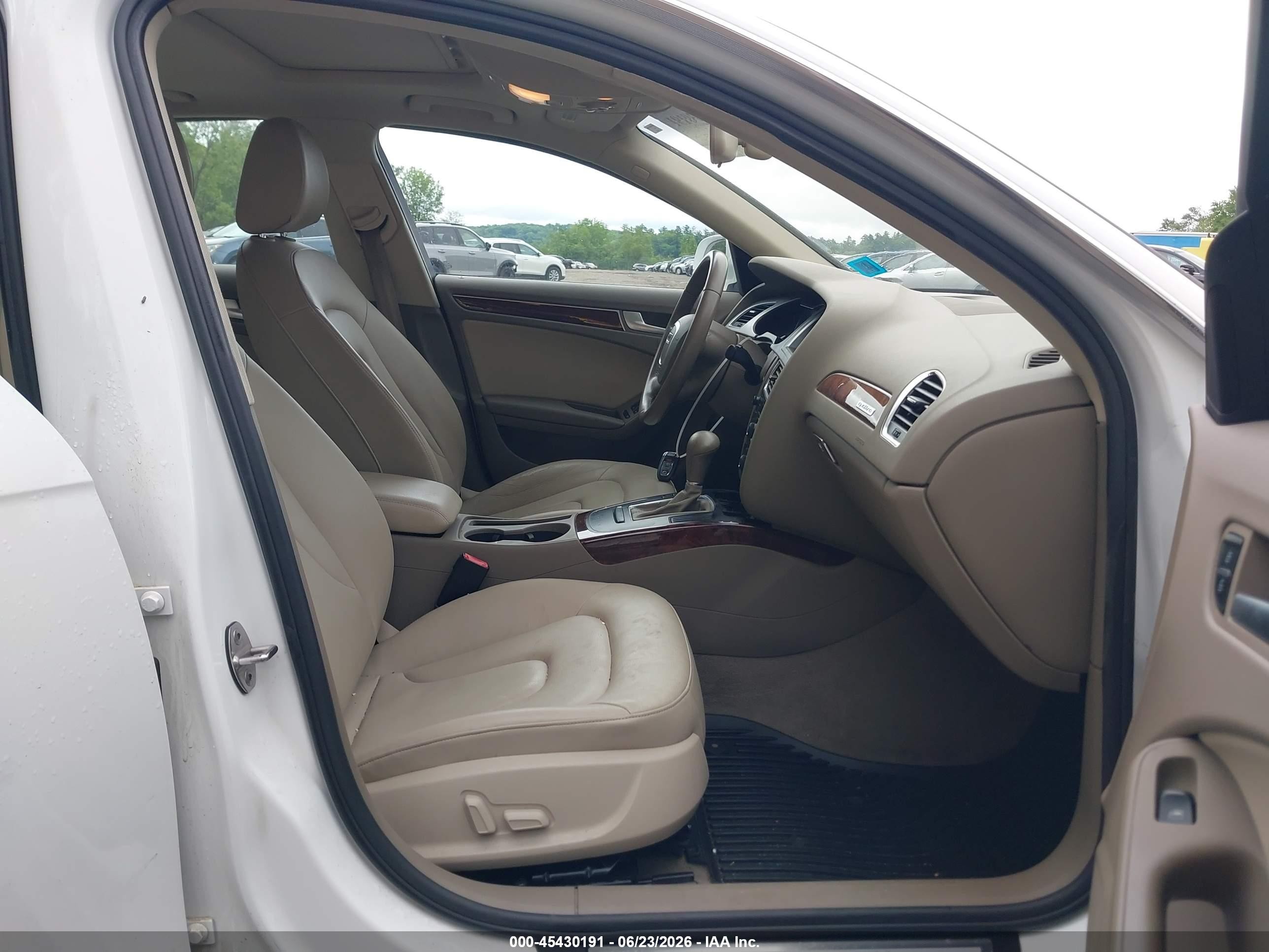 2012 Audi A4 2.0t Premium Белый vin: WAUBFAFL7CN006932