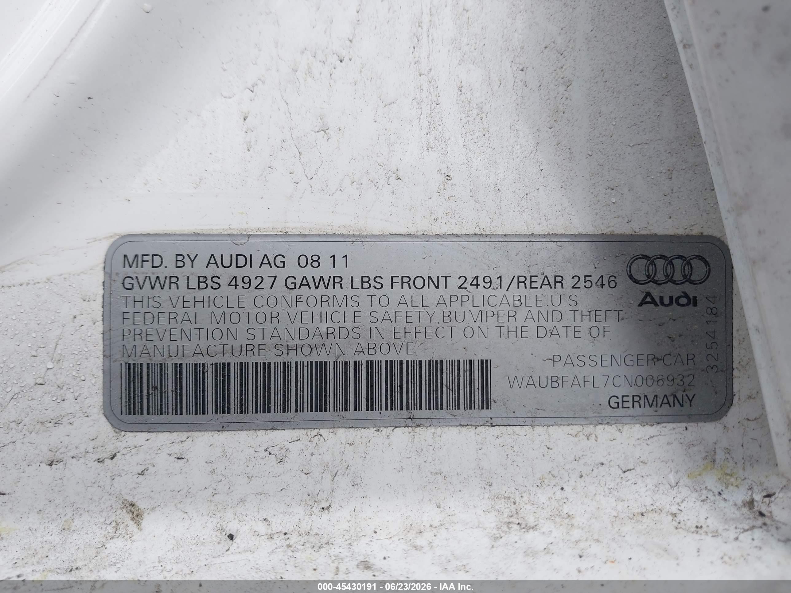 2012 Audi A4 2.0t Premium Белый vin: WAUBFAFL7CN006932
