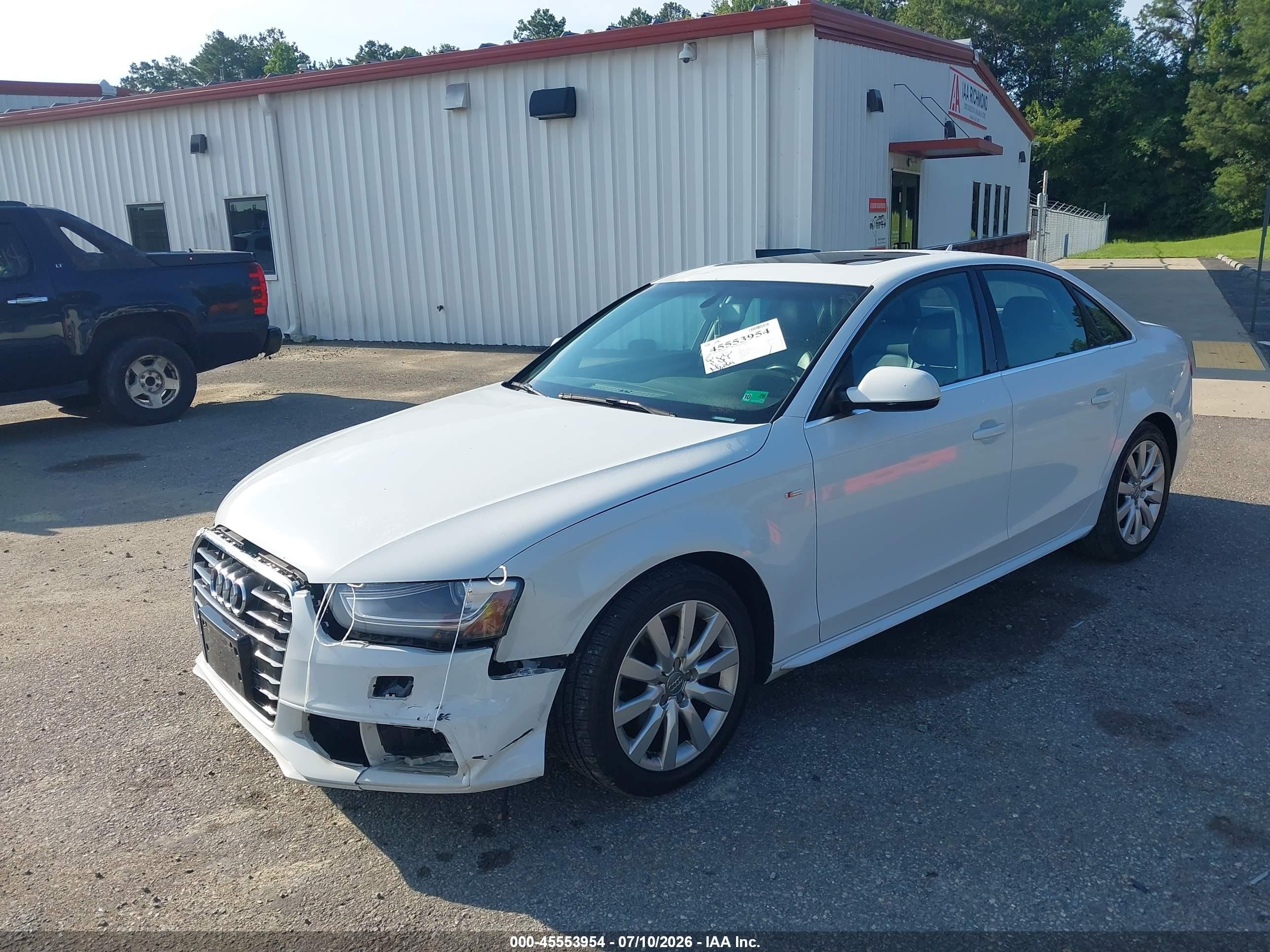2015 Audi A4 2.0t Premium Белый vin: WAUBFAFL7FN006885