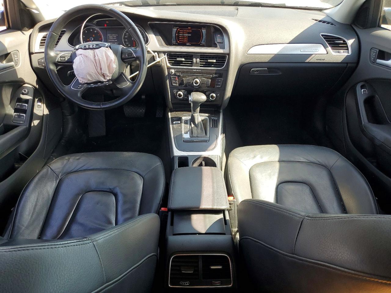 2015 Audi A4 Premium Серый vin: WAUBFAFL7FN016414