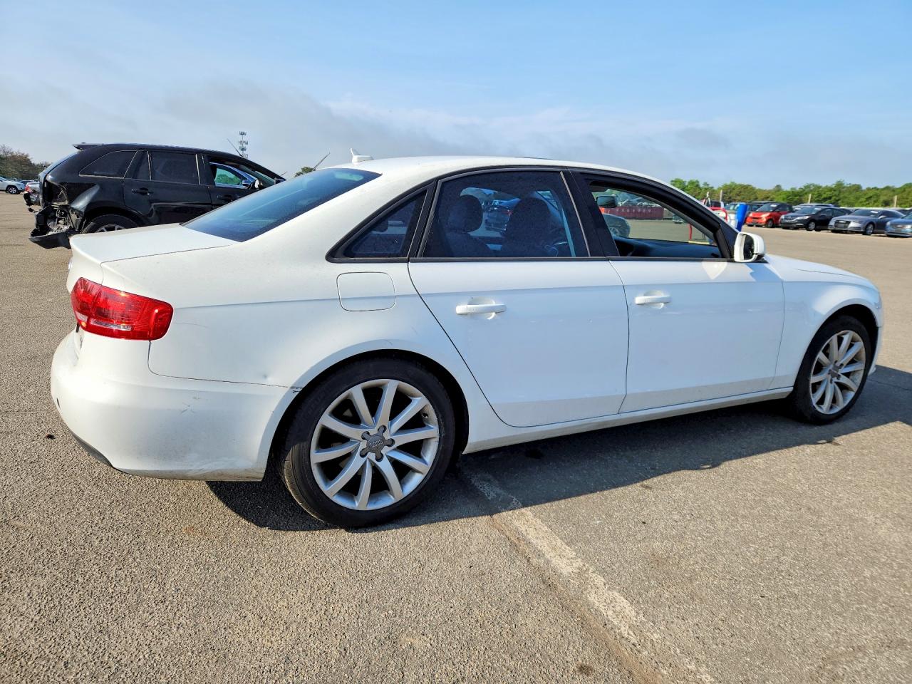 2010 Audi A4 2.0t White vin: WAUBFAFL8AN005155