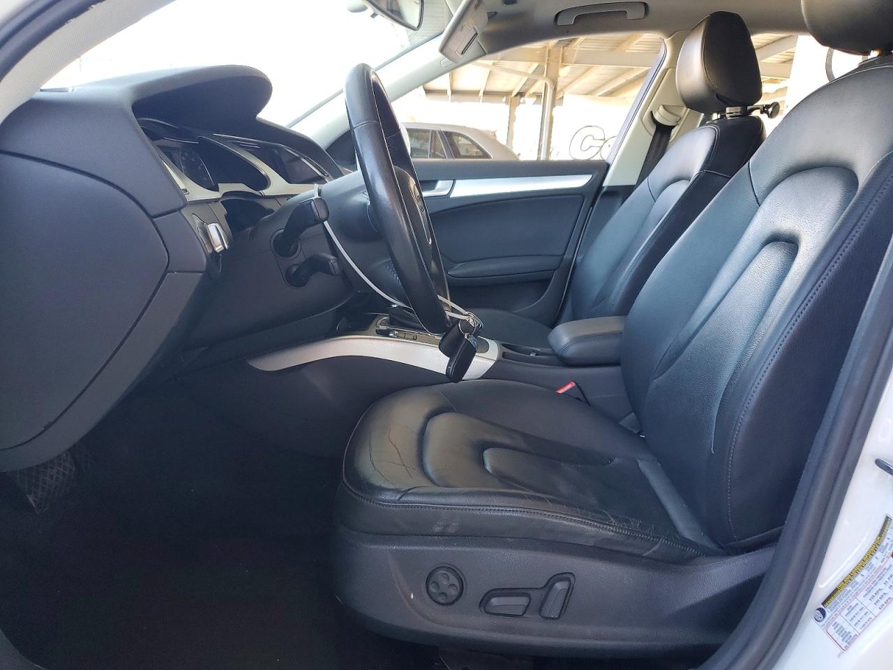 2012 Audi A4 Premium White vin: WAUBFAFL8CN004123