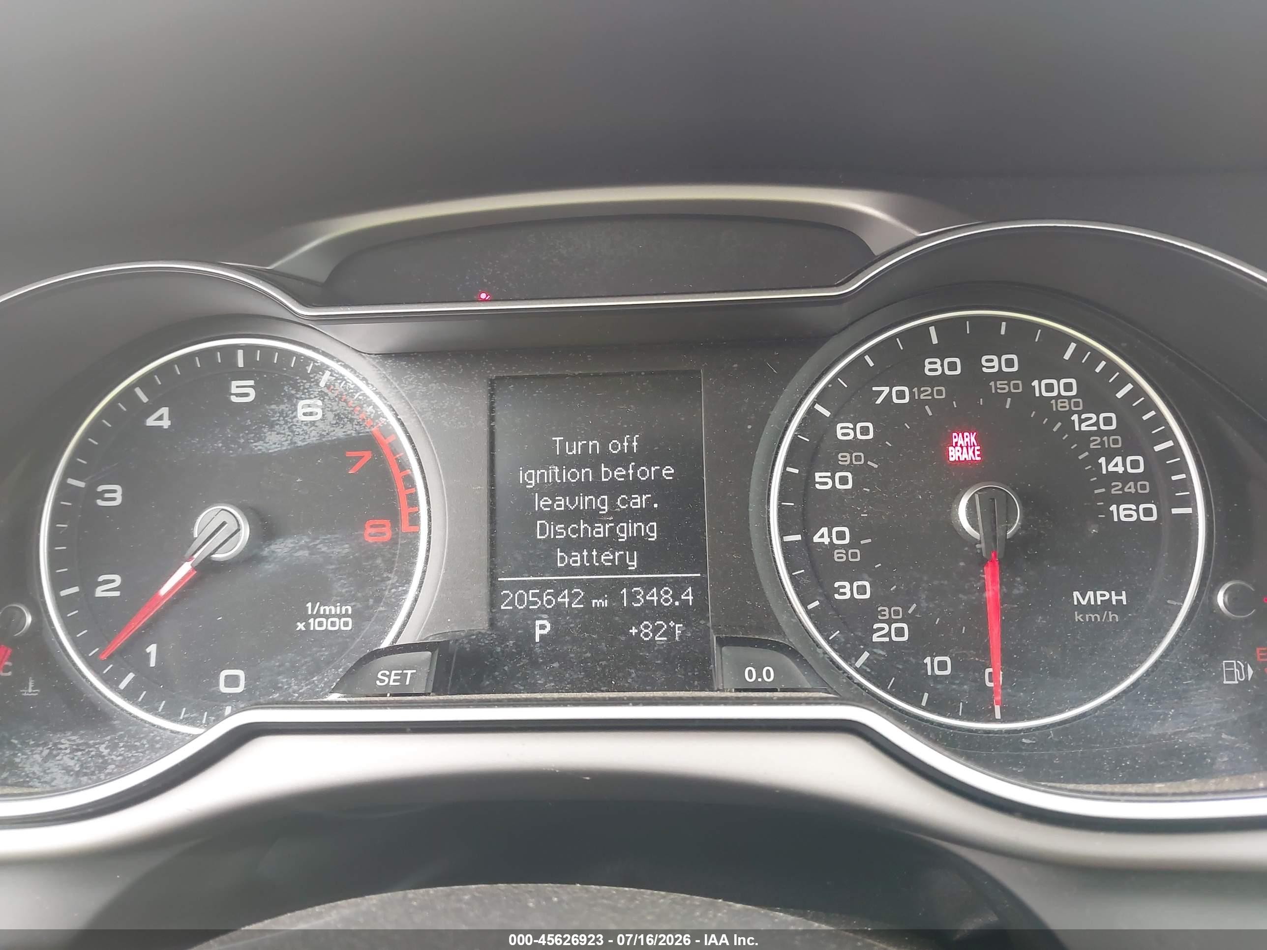 2013 Audi A4 2.0t Premium White vin: WAUBFAFL8DN032683