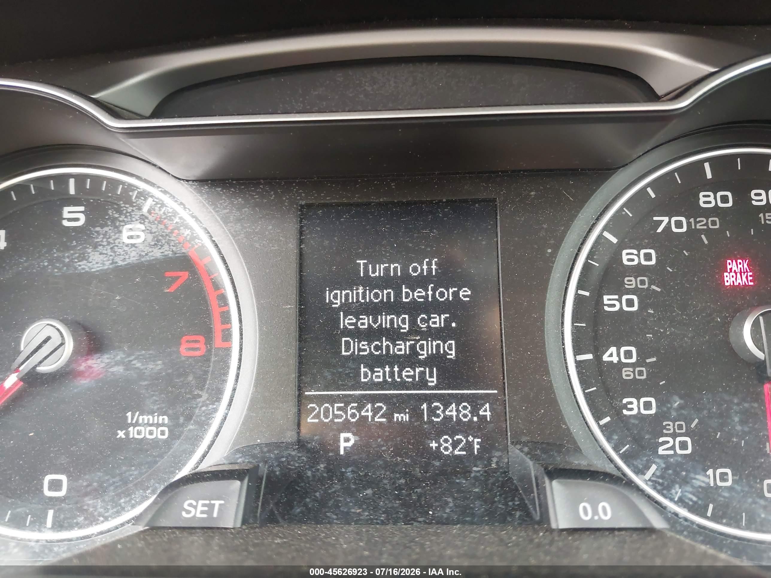 2013 Audi A4 2.0t Premium White vin: WAUBFAFL8DN032683