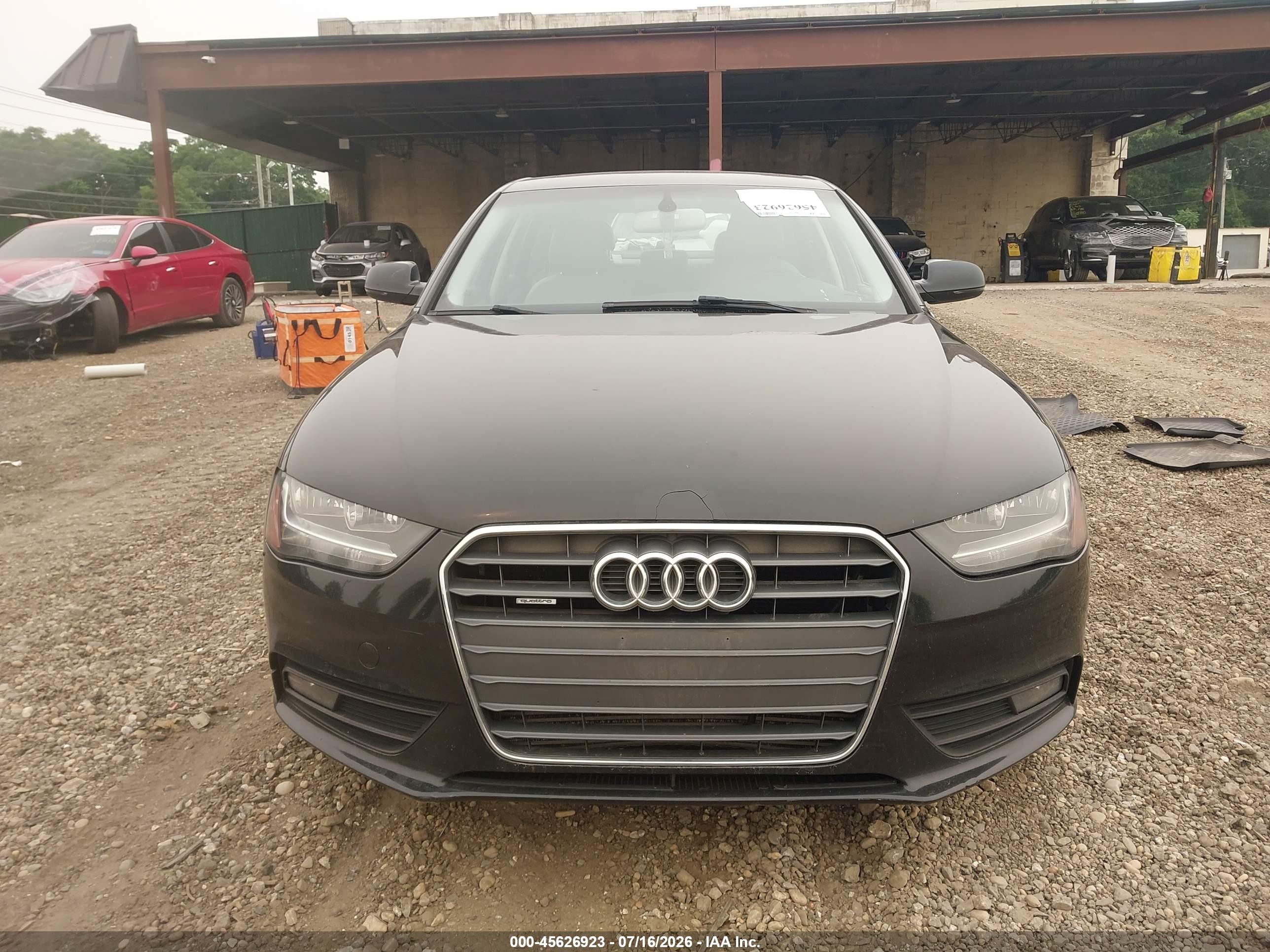 2013 Audi A4 2.0t Premium White vin: WAUBFAFL8DN032683