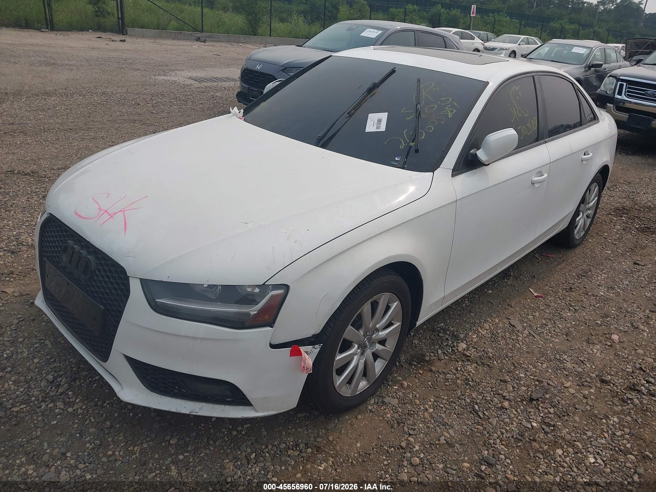 2013 Audi A4 2.0t Premium White vin: WAUBFAFL8DN038970