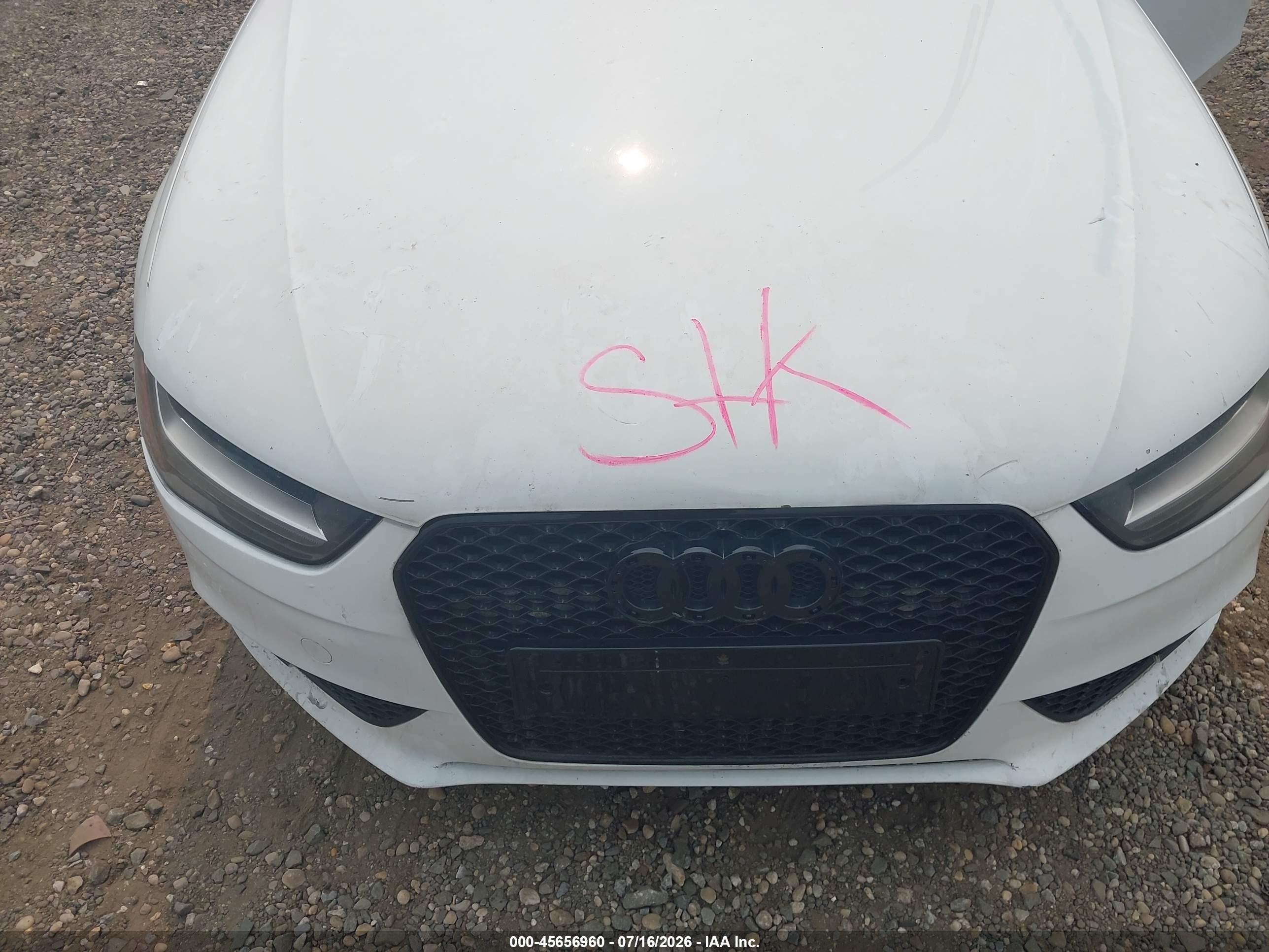 2013 Audi A4 2.0t Premium White vin: WAUBFAFL8DN038970