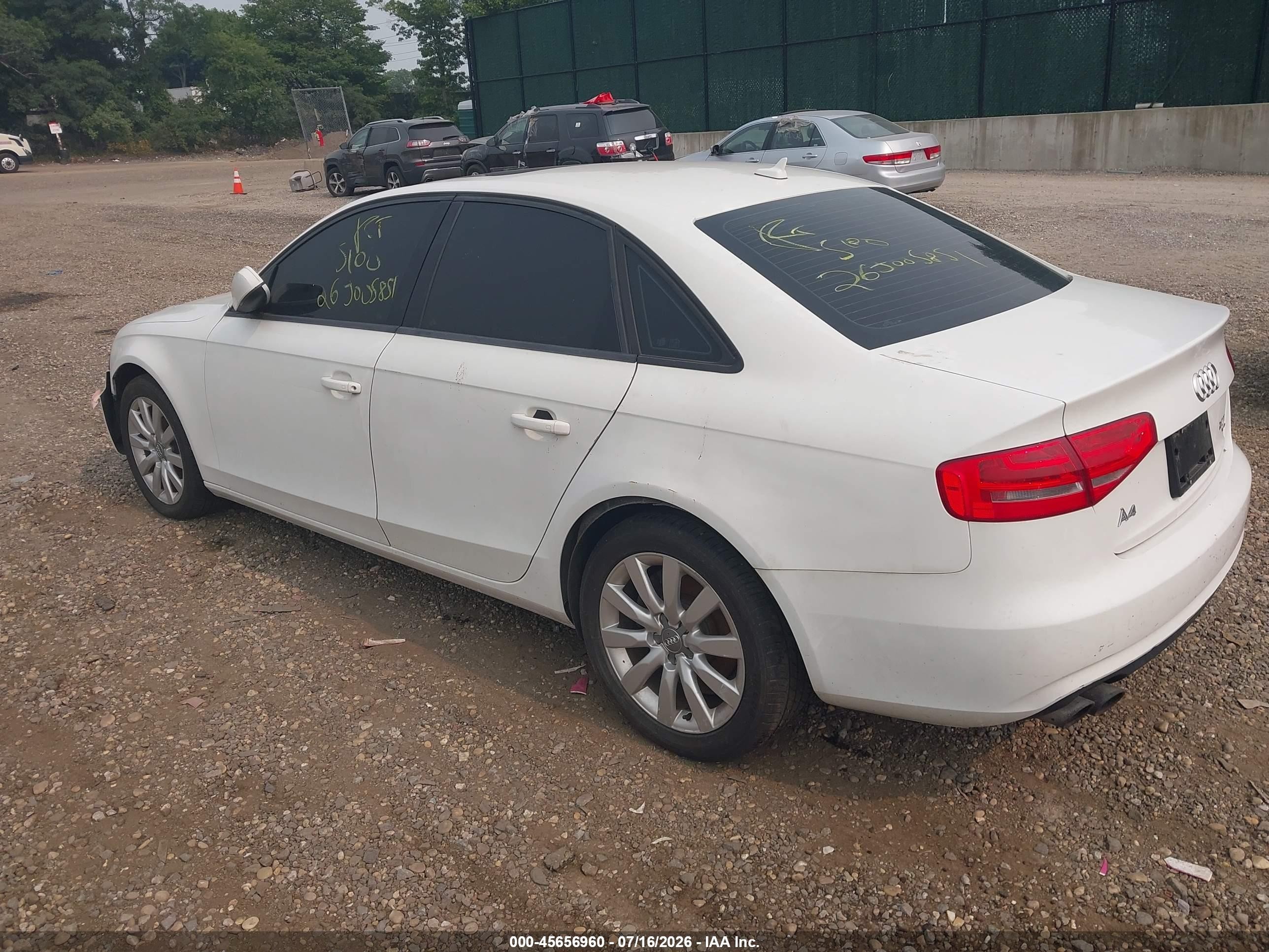 2013 Audi A4 2.0t Premium White vin: WAUBFAFL8DN038970