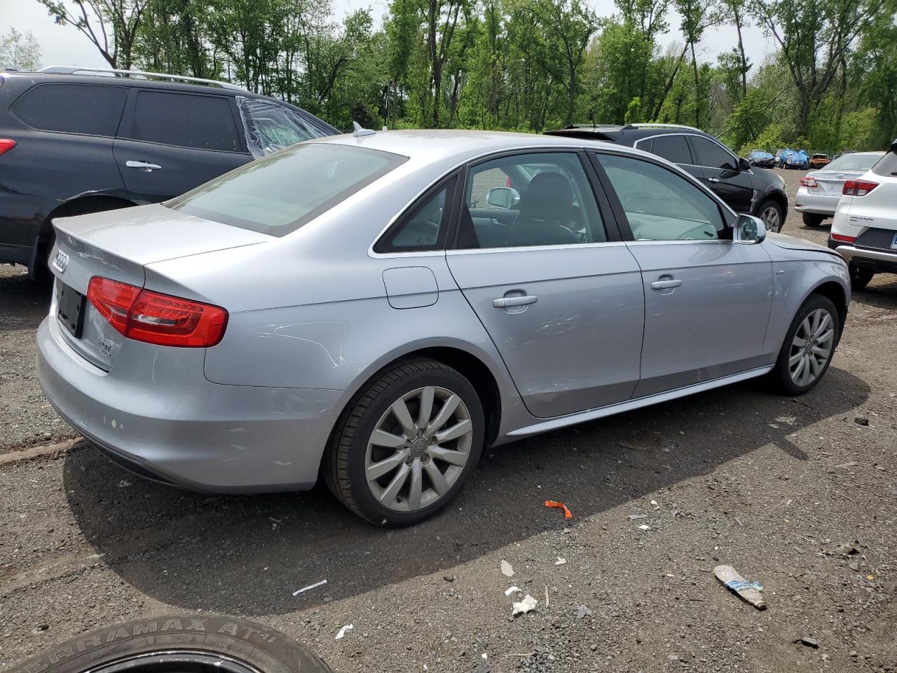 2015 Audi A4 Premium Серебряный vin: WAUBFAFL8FN016180