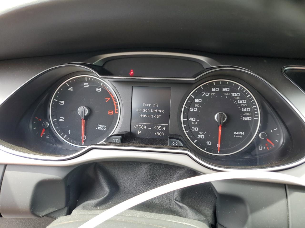 2015 Audi A4 Premium Серебряный vin: WAUBFAFL8FN016180