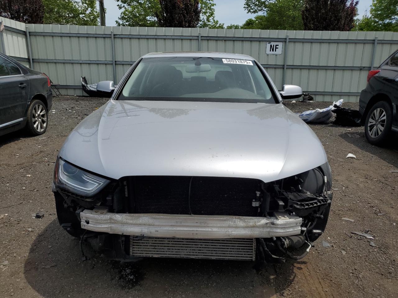 2015 Audi A4 Premium Серебряный vin: WAUBFAFL8FN016180