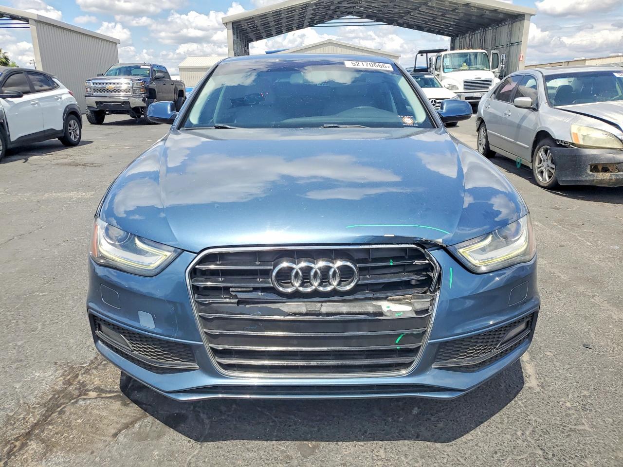 2015 Audi A4 Premium Синий vin: WAUBFAFL8FN017104