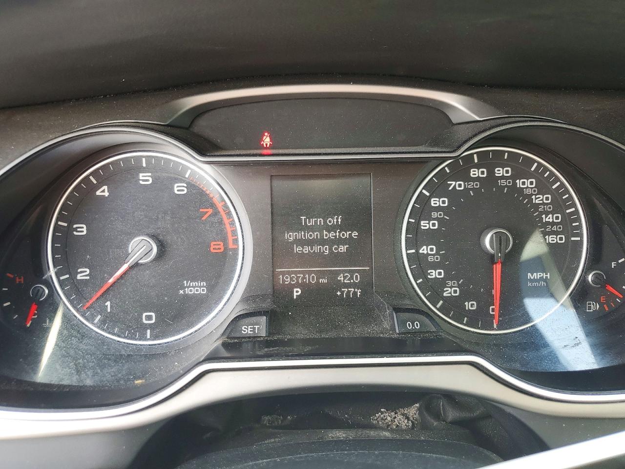 2015 Audi A4 Premium Синий vin: WAUBFAFL8FN017104